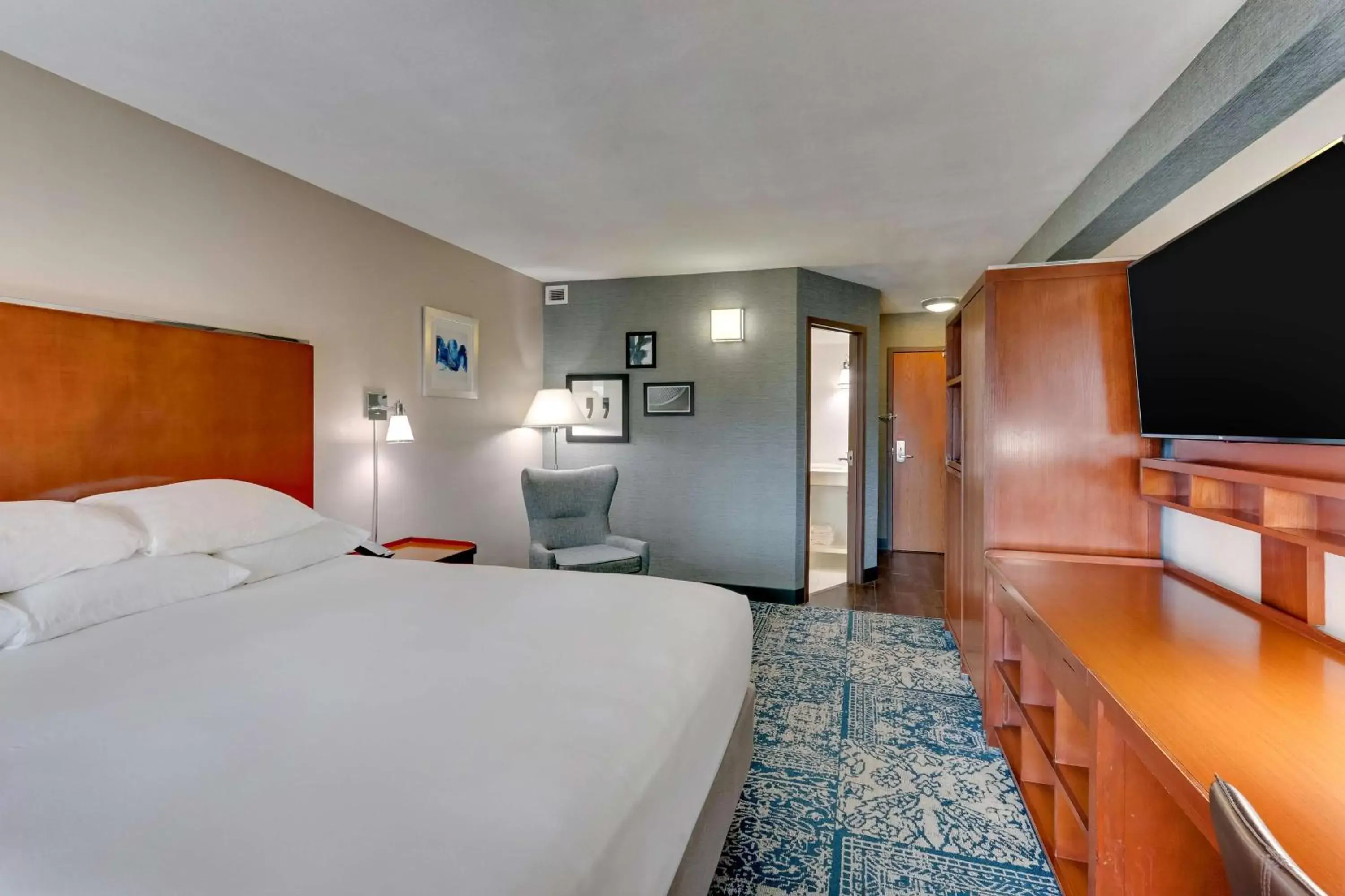 Bedroom, Bed in Drury Inn & Suites San Antonio Airport