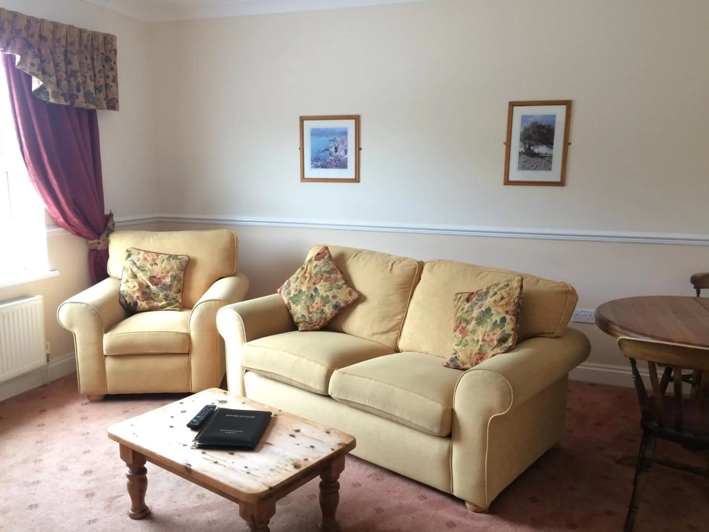 Living room, Seating Area in Beggars Reach Hotel