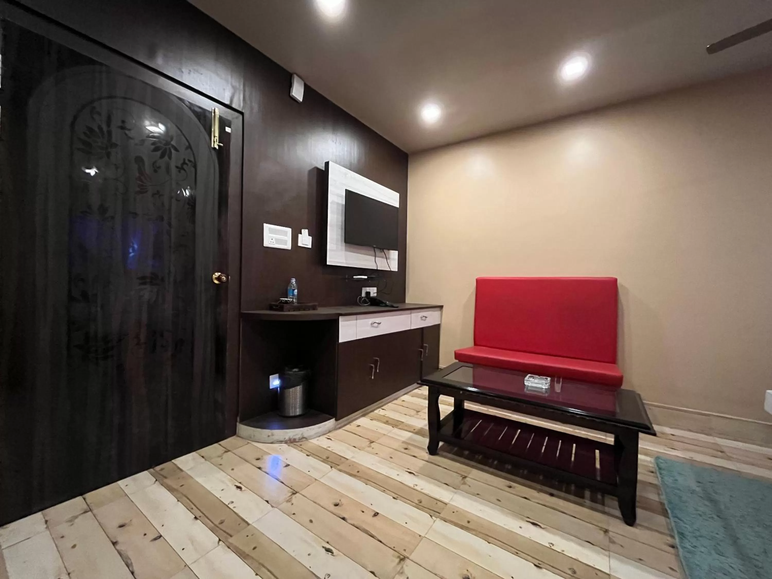 TV and multimedia in The Rhino