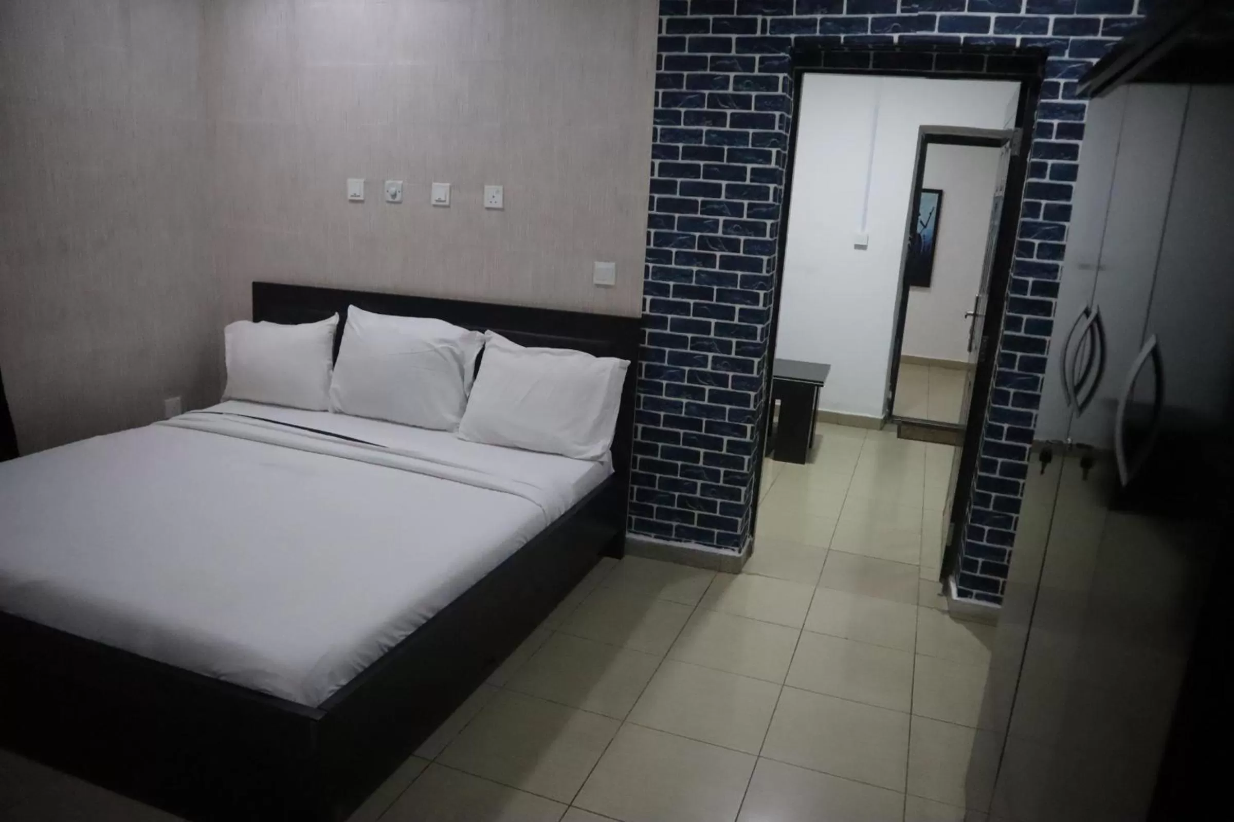 Bedroom, Bed in Events & Suites