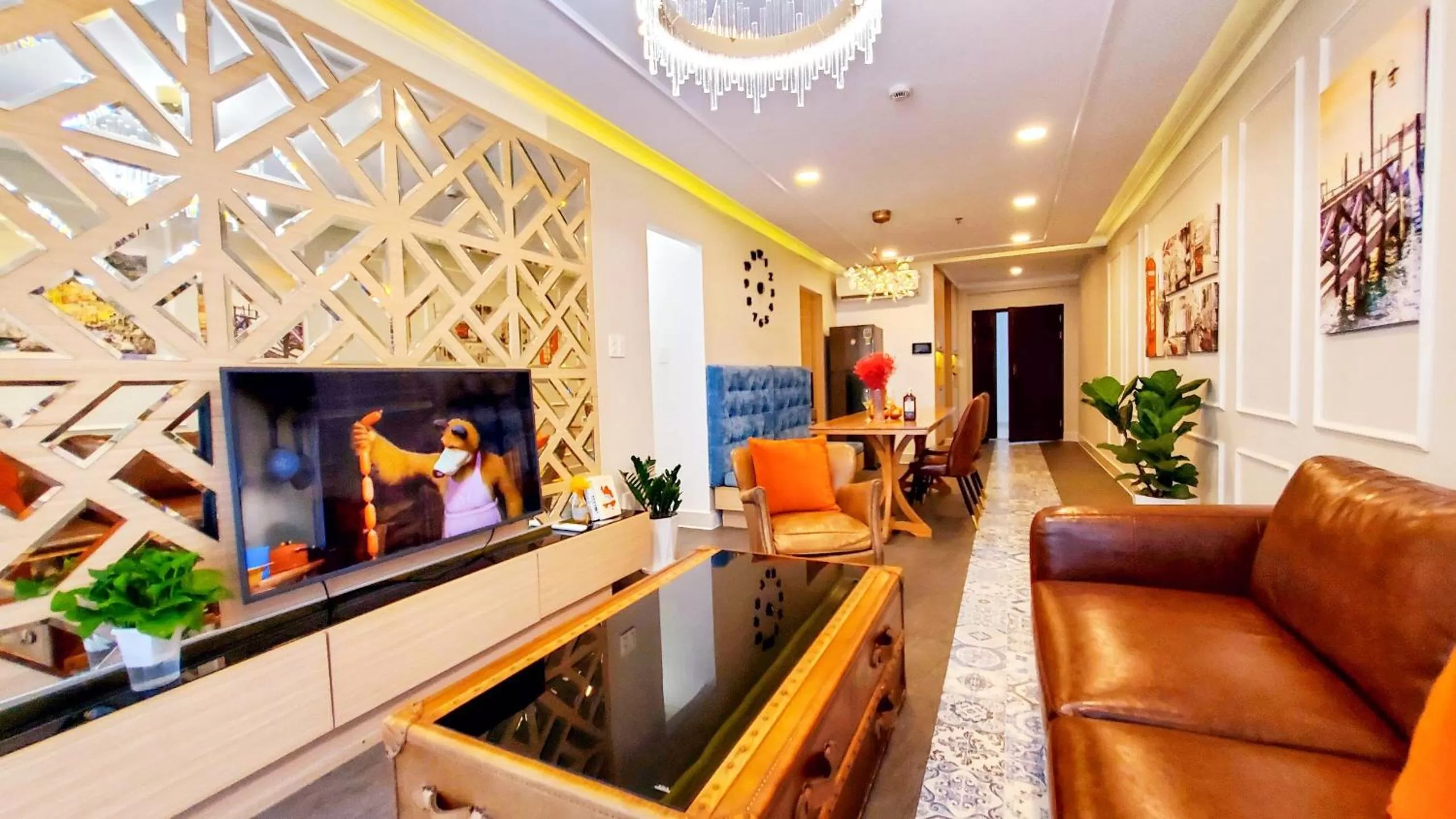 TV and multimedia in Scenic Valley Suite