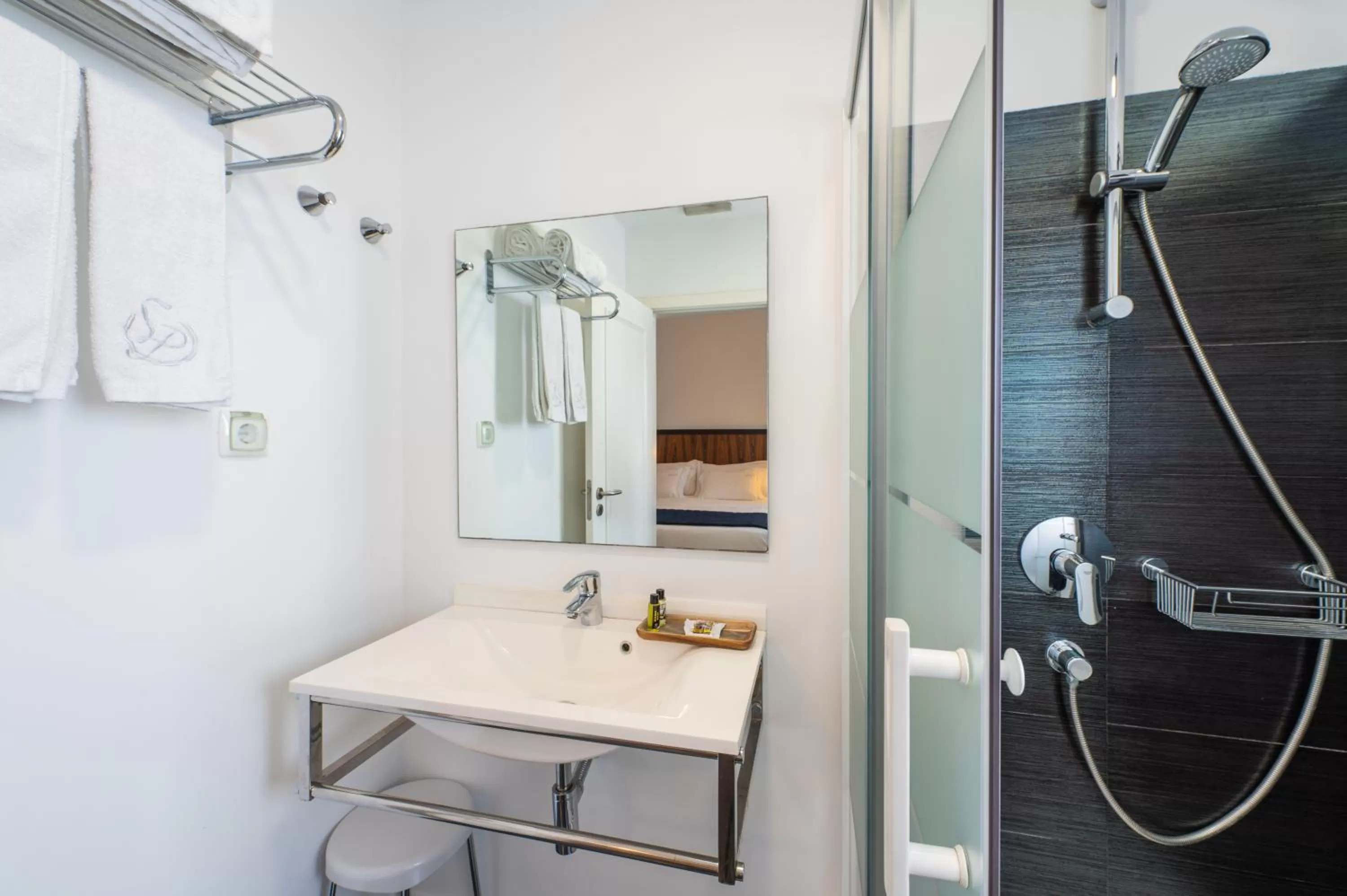 Bathroom in Lisboa Prata Boutique Hotel