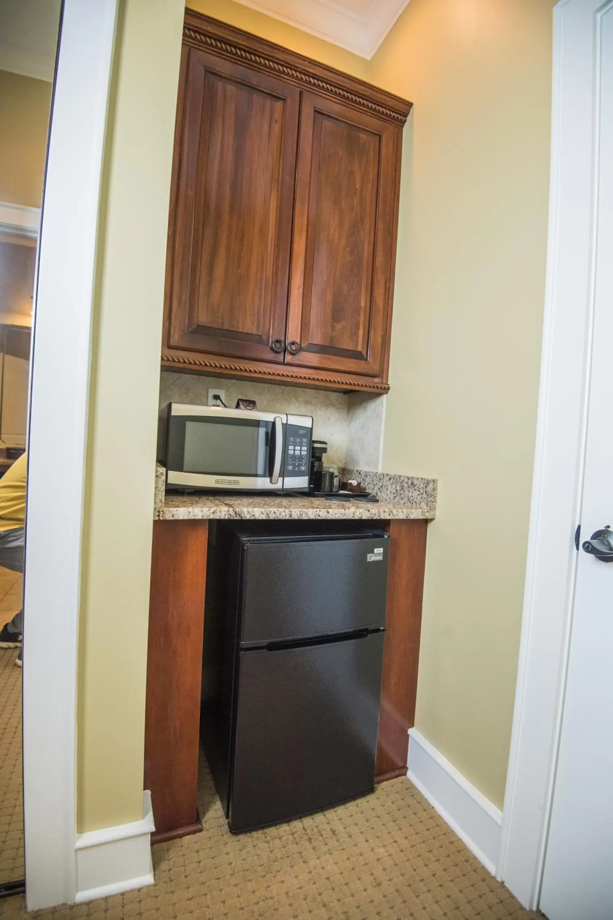 Kitchen/Kitchenette in Magnolia Creek Lodge