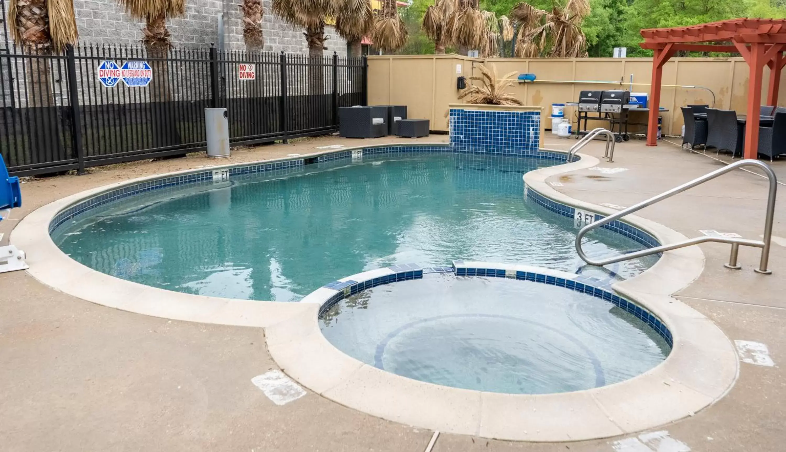 Pool view, Swimming Pool in Wingate by Wyndham Humble/Houston Intercontinental Airport