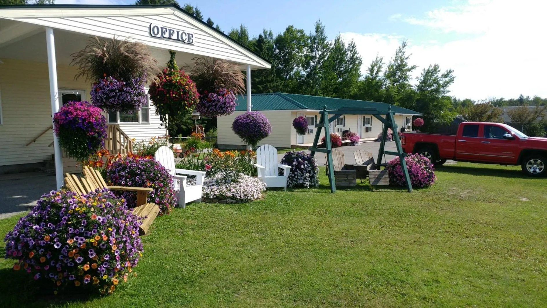 Sunset Motel at Armand's Gardens