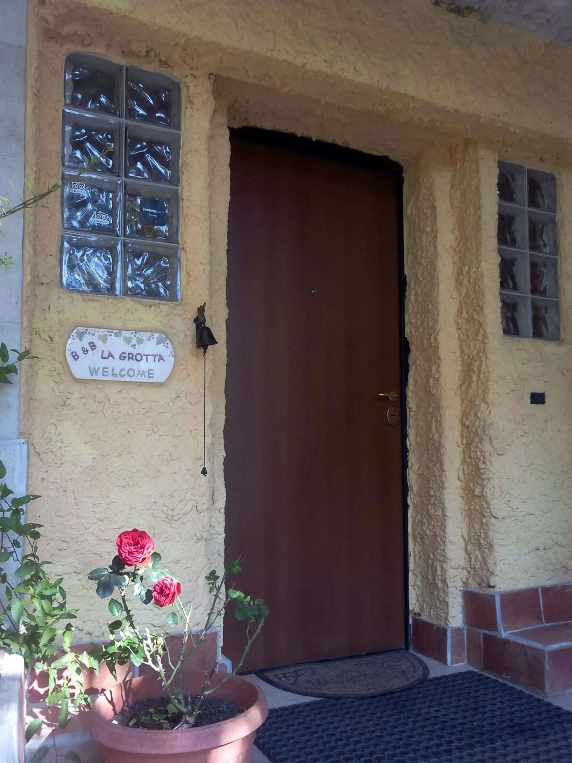 Facade/entrance in LA GROTTA Bed and Breakfast e Affittacamere