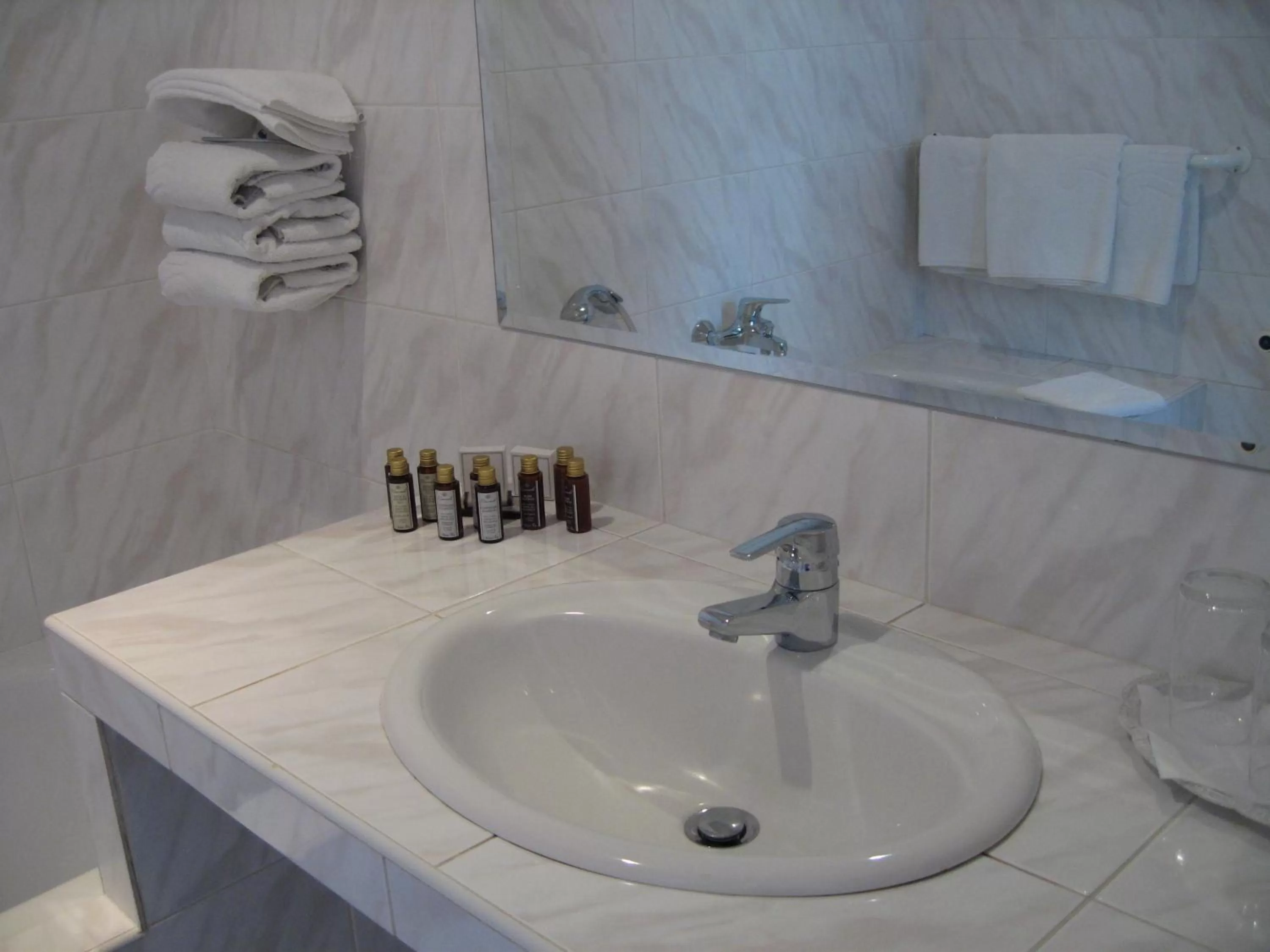 Bathroom in Hotel Opera