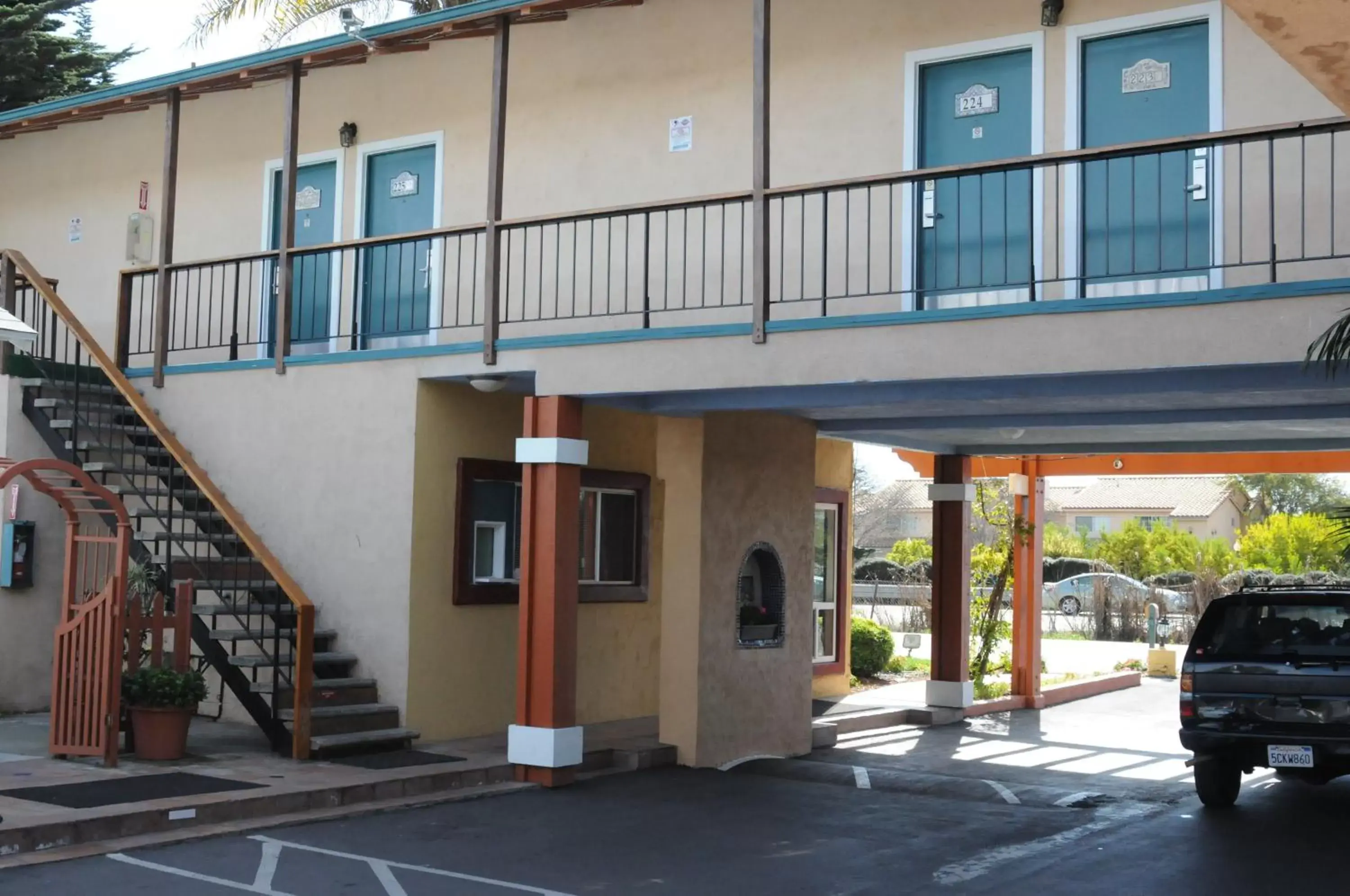 Facade/entrance in Sandyland Reef Inn