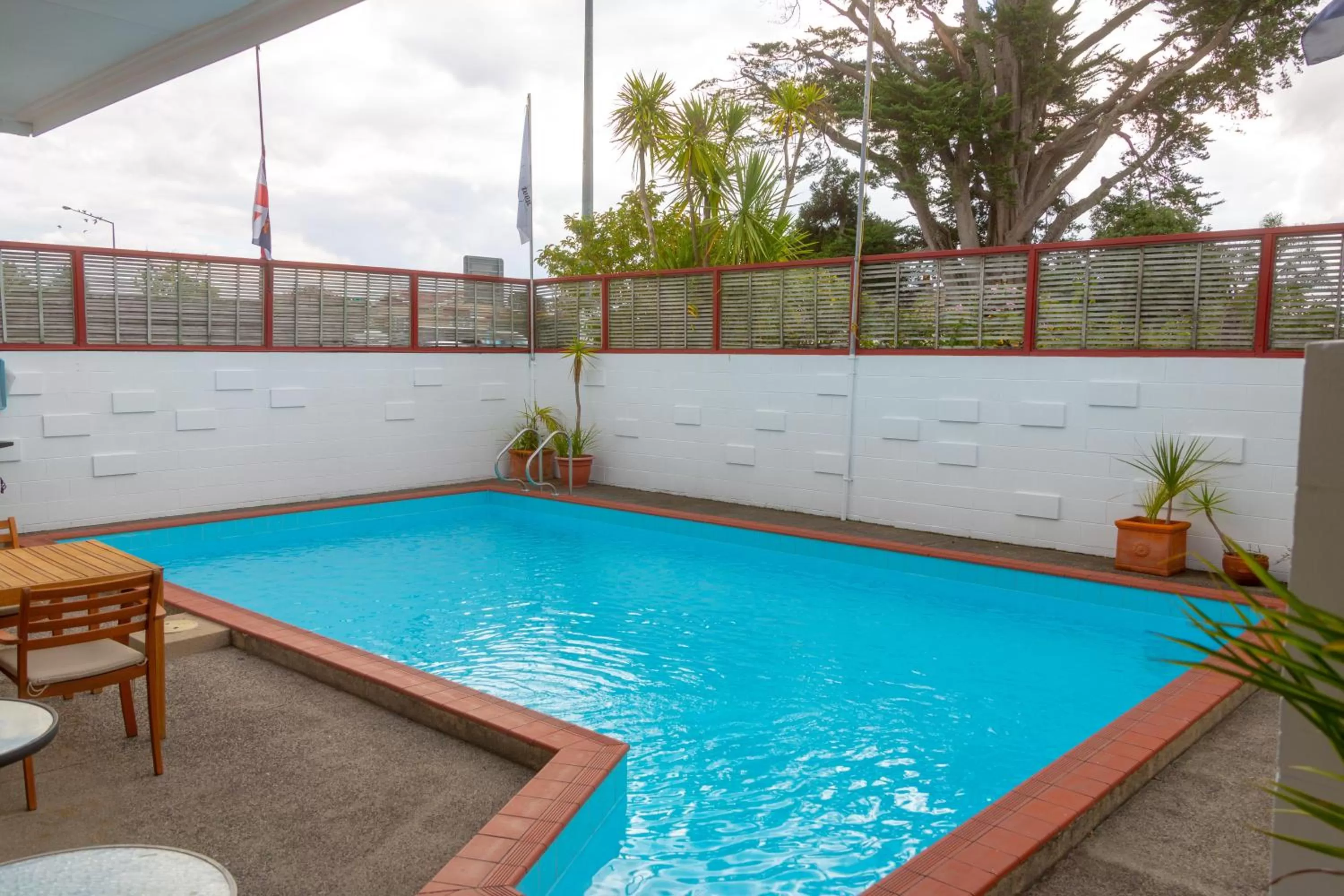 Swimming pool in New Haven Motel