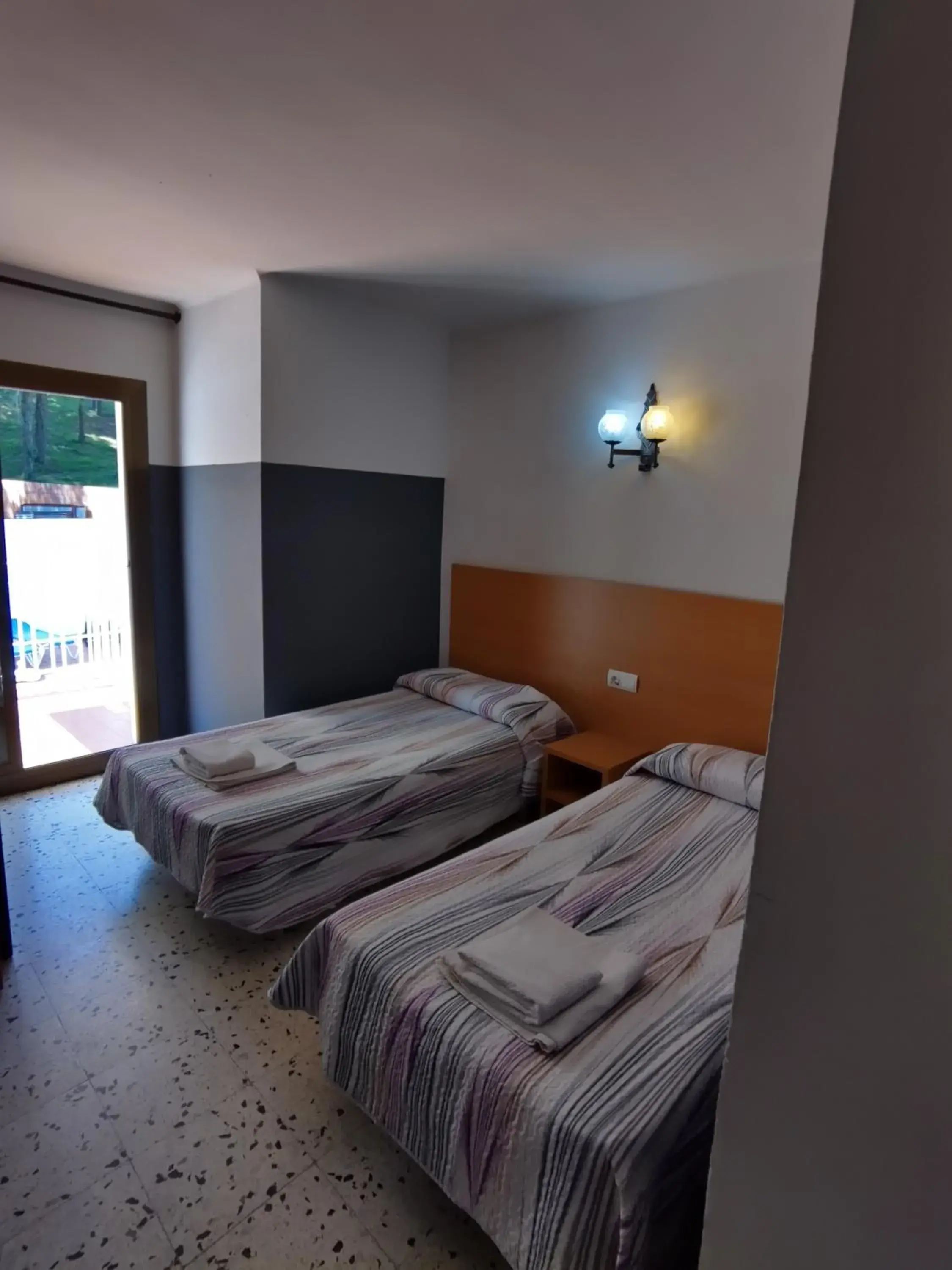 Photo of the whole room, Bed in Raco d'en Pepe