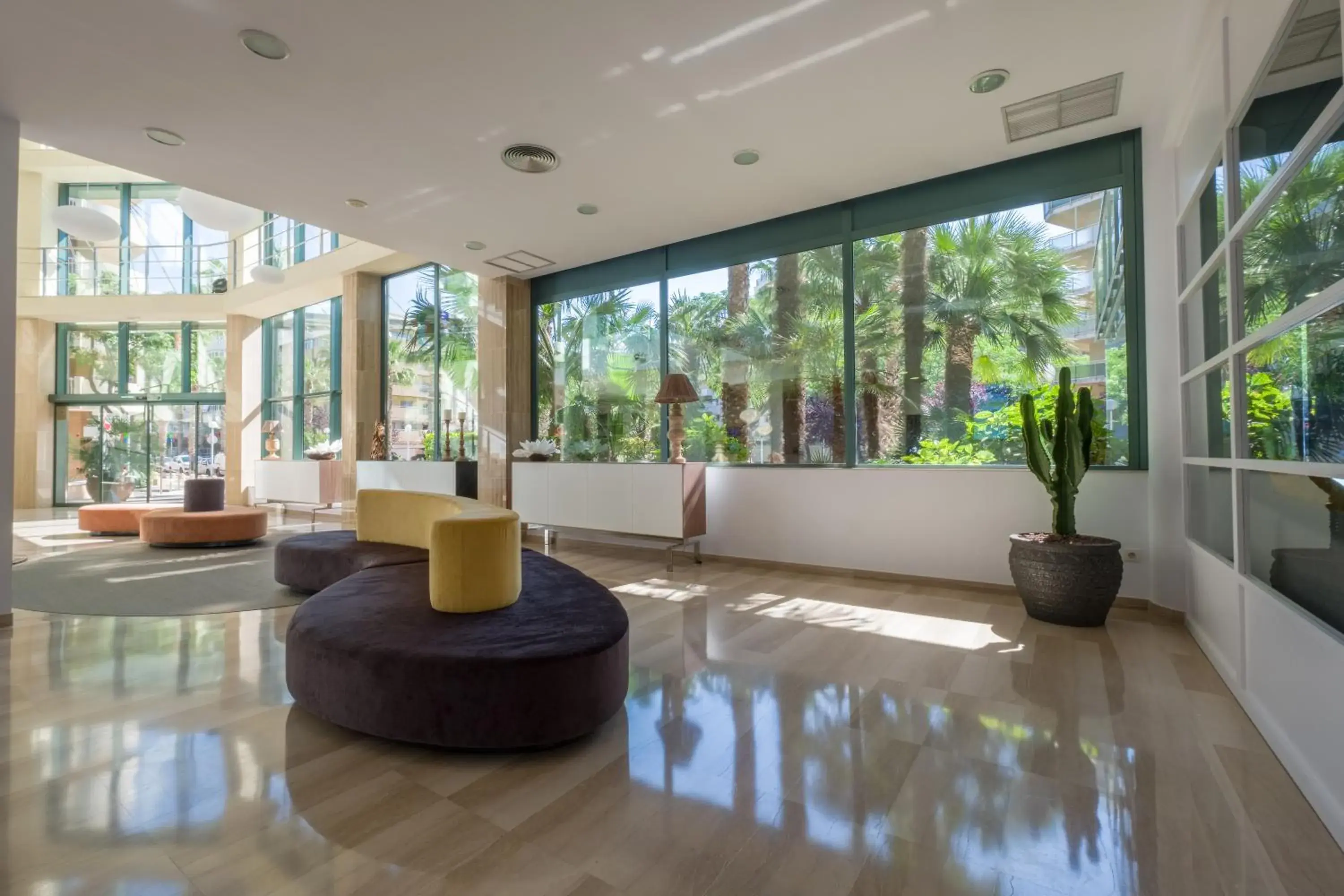 Lobby or reception in Hotel California Palace Lobby or reception in Hotel California Palace