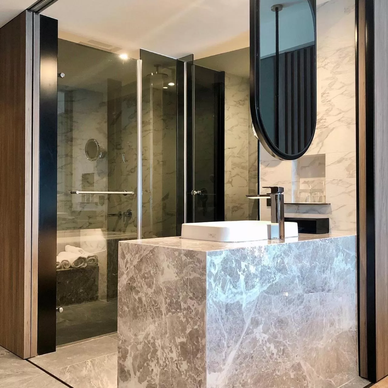 Shower in The Howard Plaza Hotel Kaohsiung