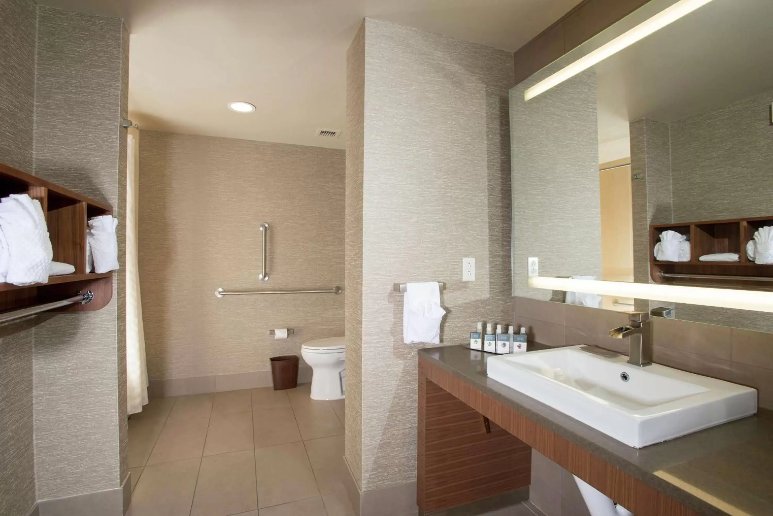 Bathroom in The Broadway Columbia - a DoubleTree by Hilton Hotel