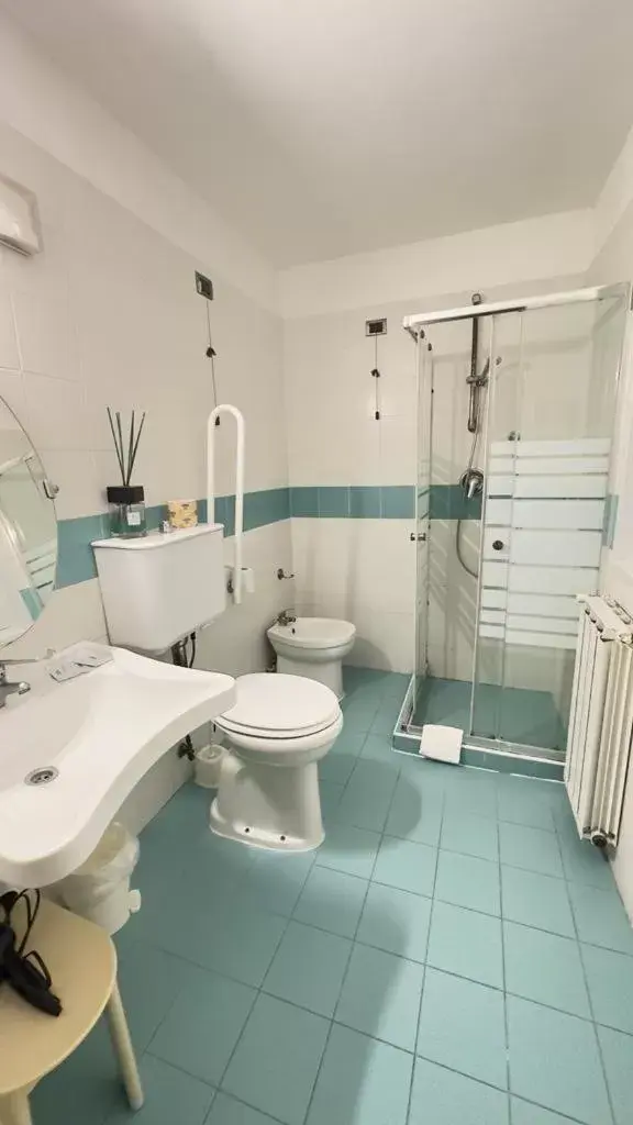 Toilet, Bathroom in PICCOLO HOTEL Con Access ZTL !!! Ɲel Ƈentro Storico di Ƒirenze !!!