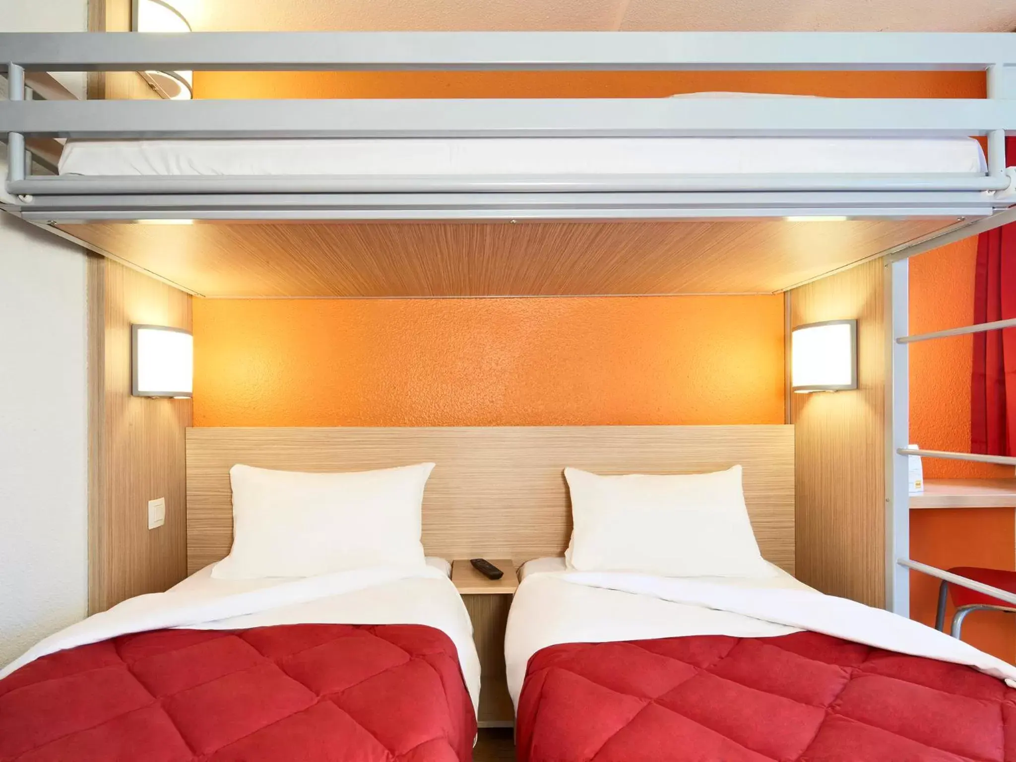 Bedroom, Bed in Premiere Classe Dijon Sud - Marsannay