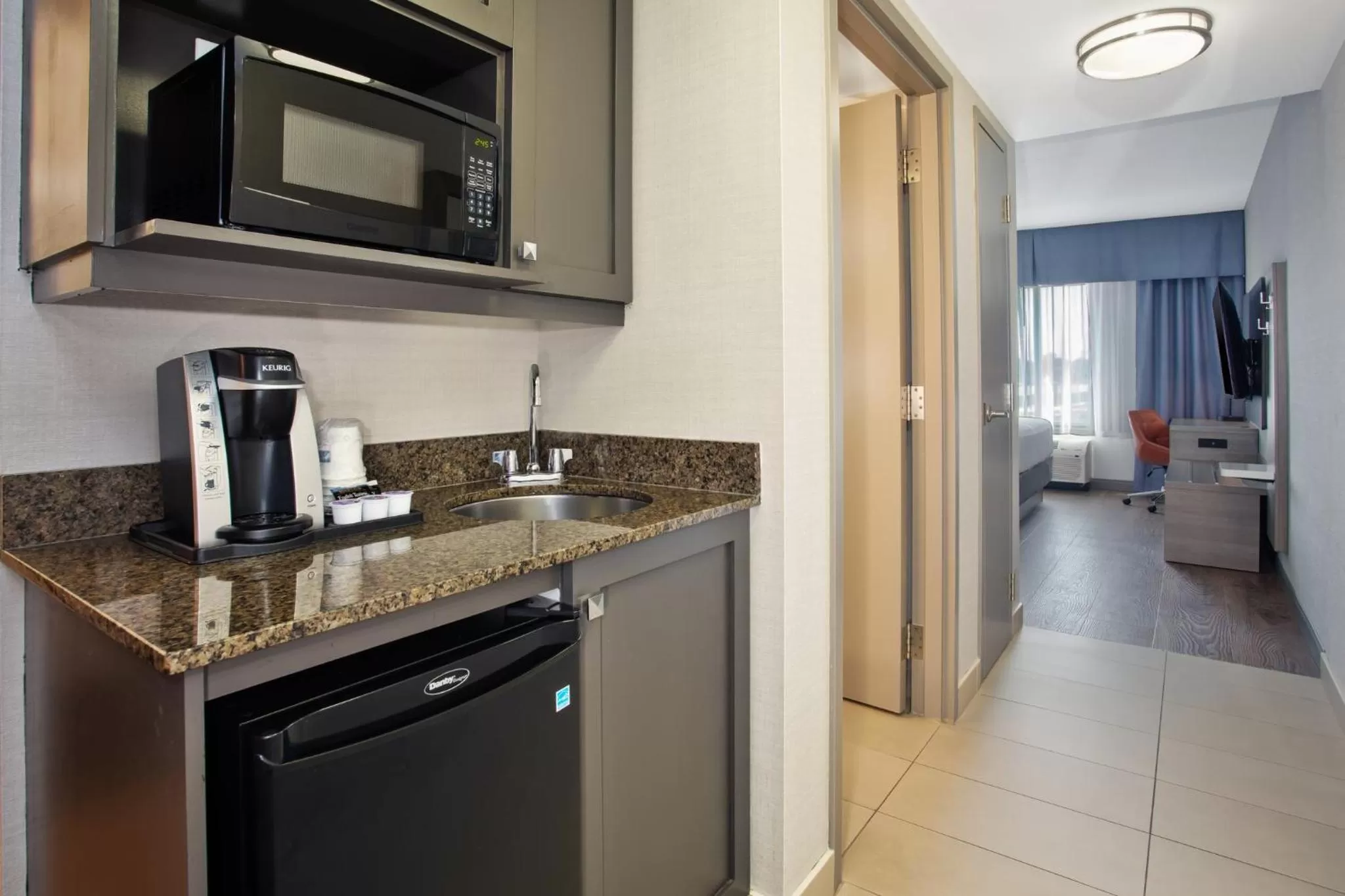 Photo of the whole room in Holiday Inn Express Kingston Central by IHG