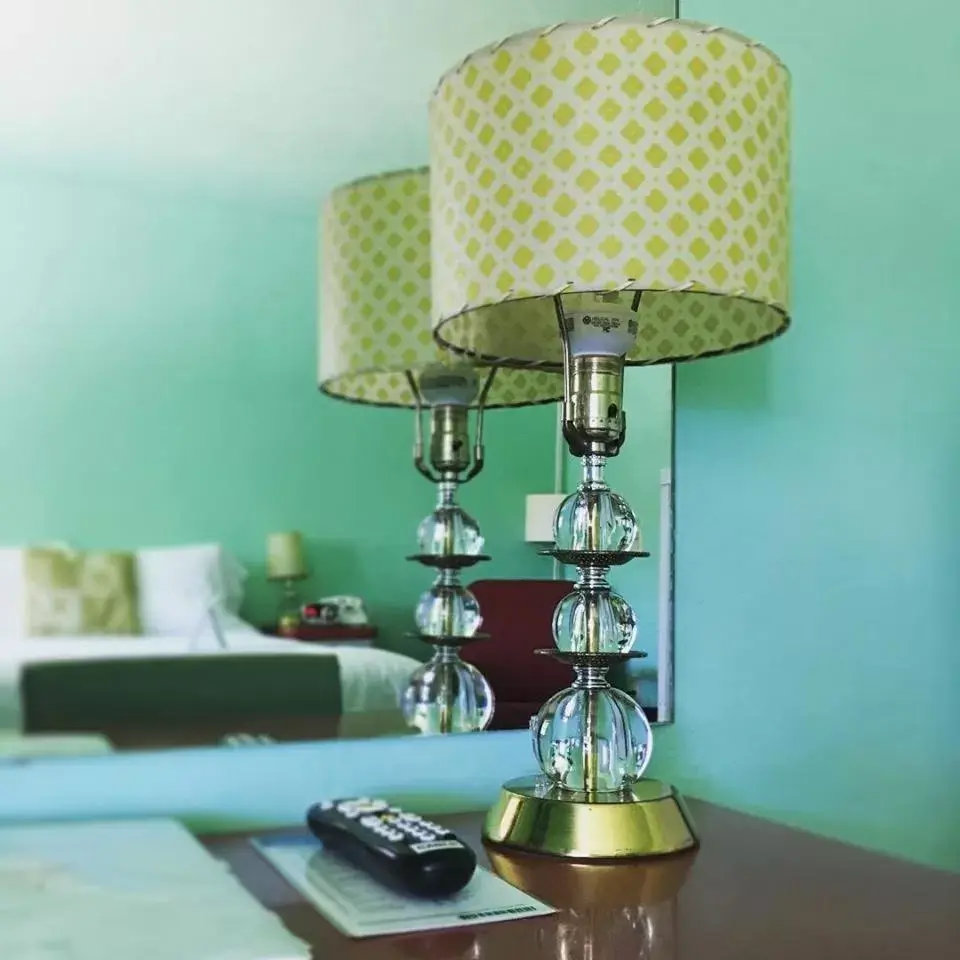 Holiday Music Motel Holiday Music Motel