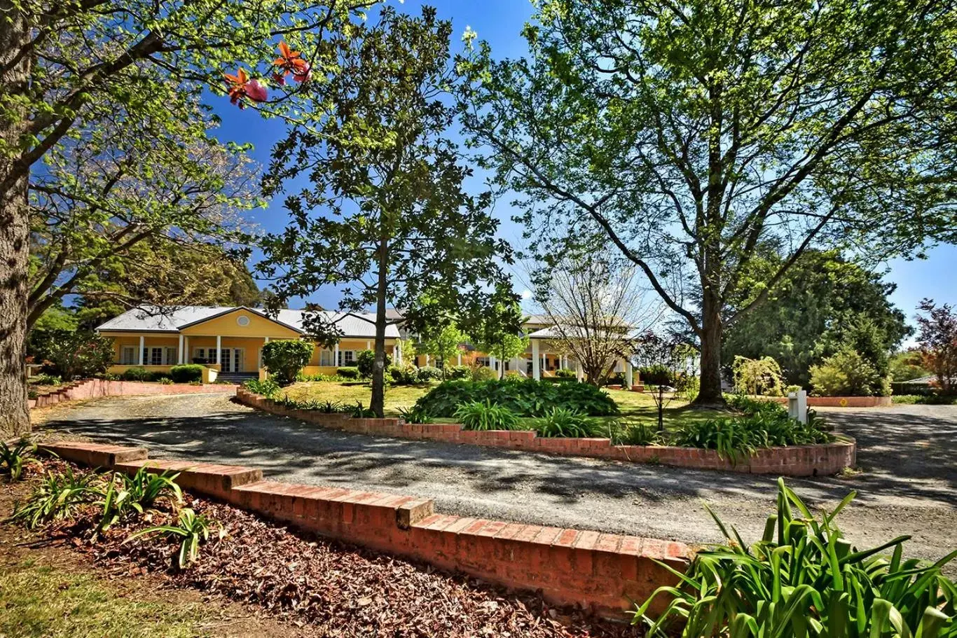 Garden, Property Building in Bundanoon Lodge