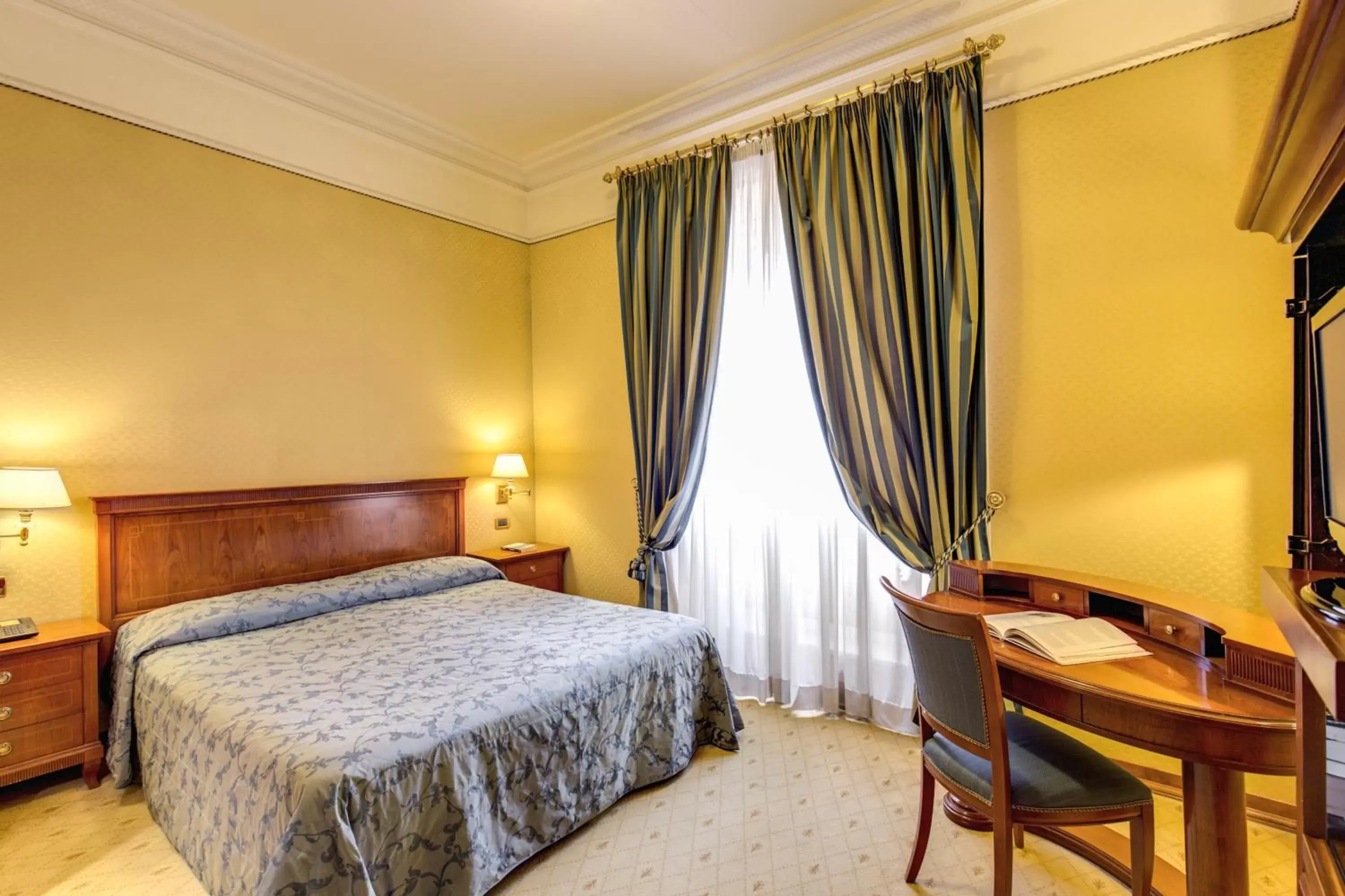 Quadruple Room - single occupancy in Hotel Oceania