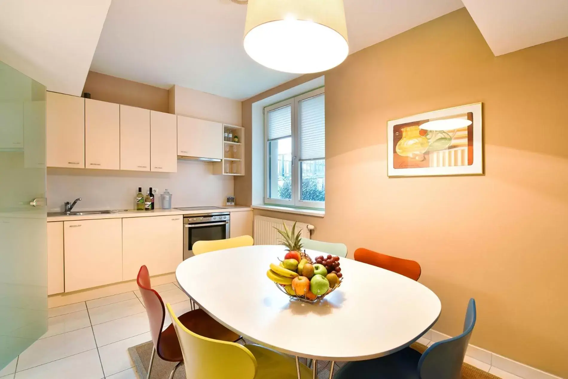 Kitchen or kitchenette, Dining Area in Hotel Schild