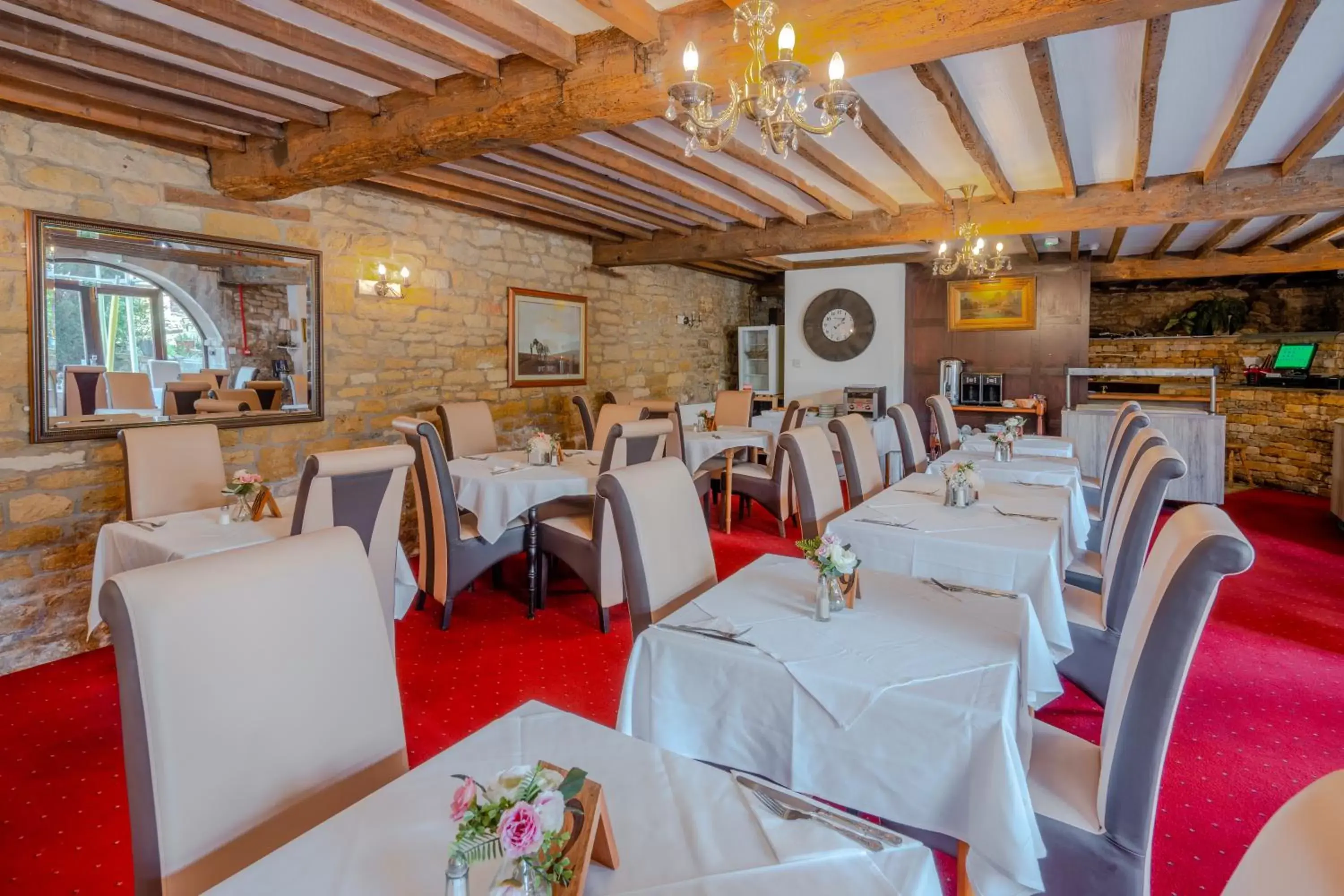 Restaurant/Places to Eat in Crown Hotel Cotswold