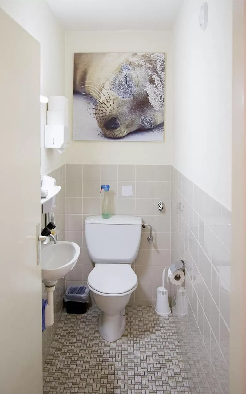 Bathroom in Pension Sunneschyn