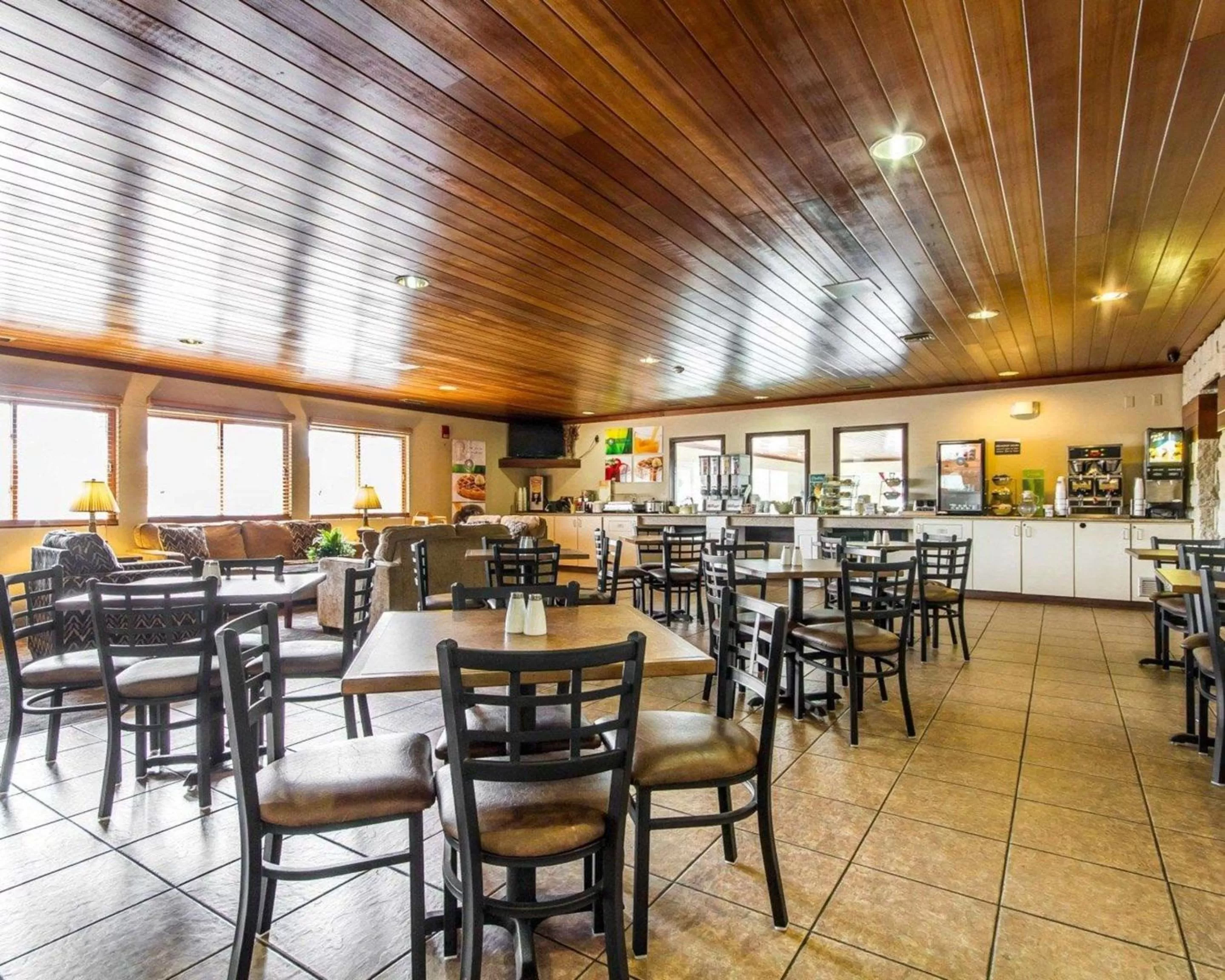 Restaurant/places to eat in Quality Inn La Crosse North