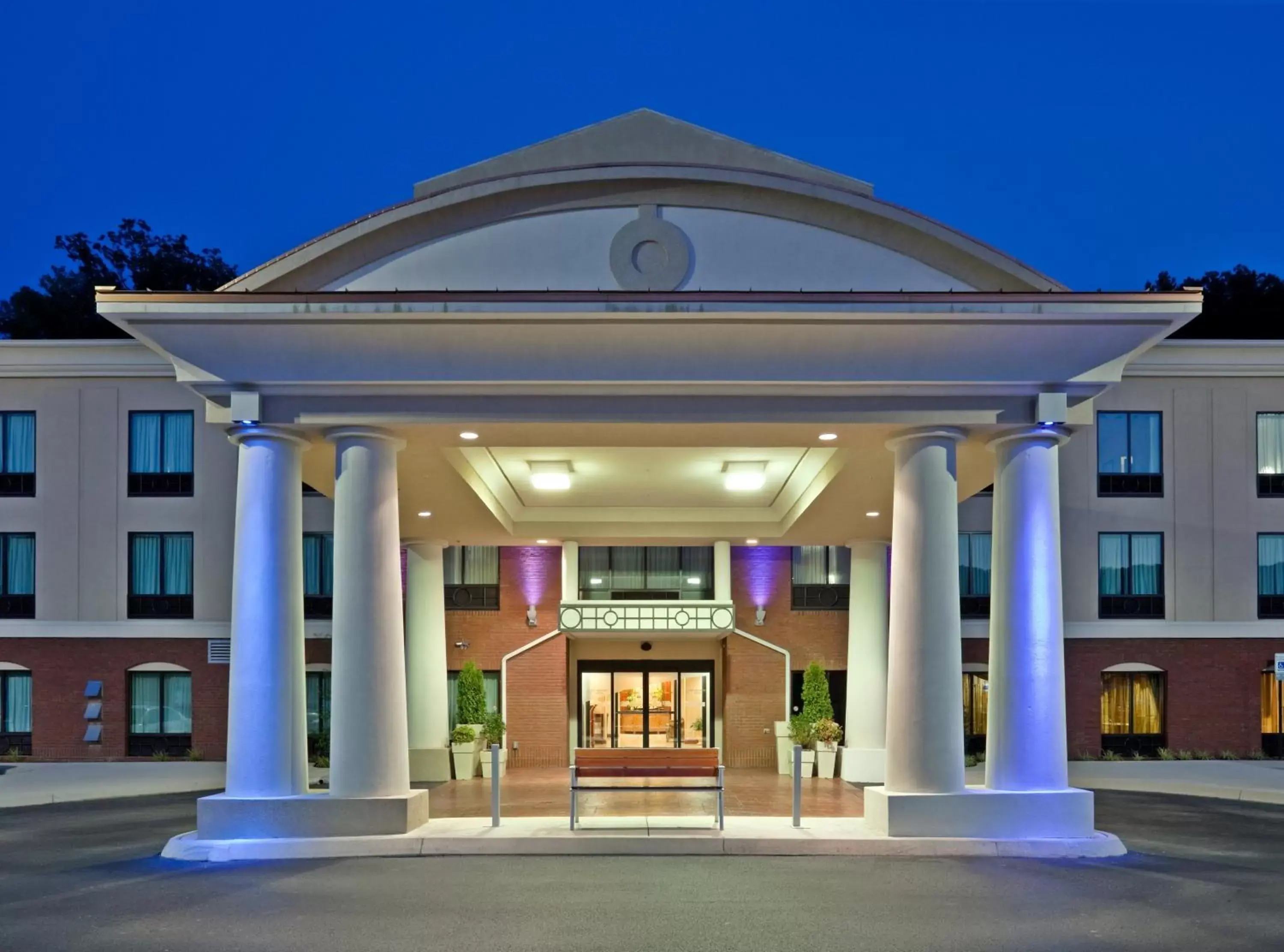 Property building in Holiday Inn Express Hotel & Suites Harriman, an IHG Hotel
