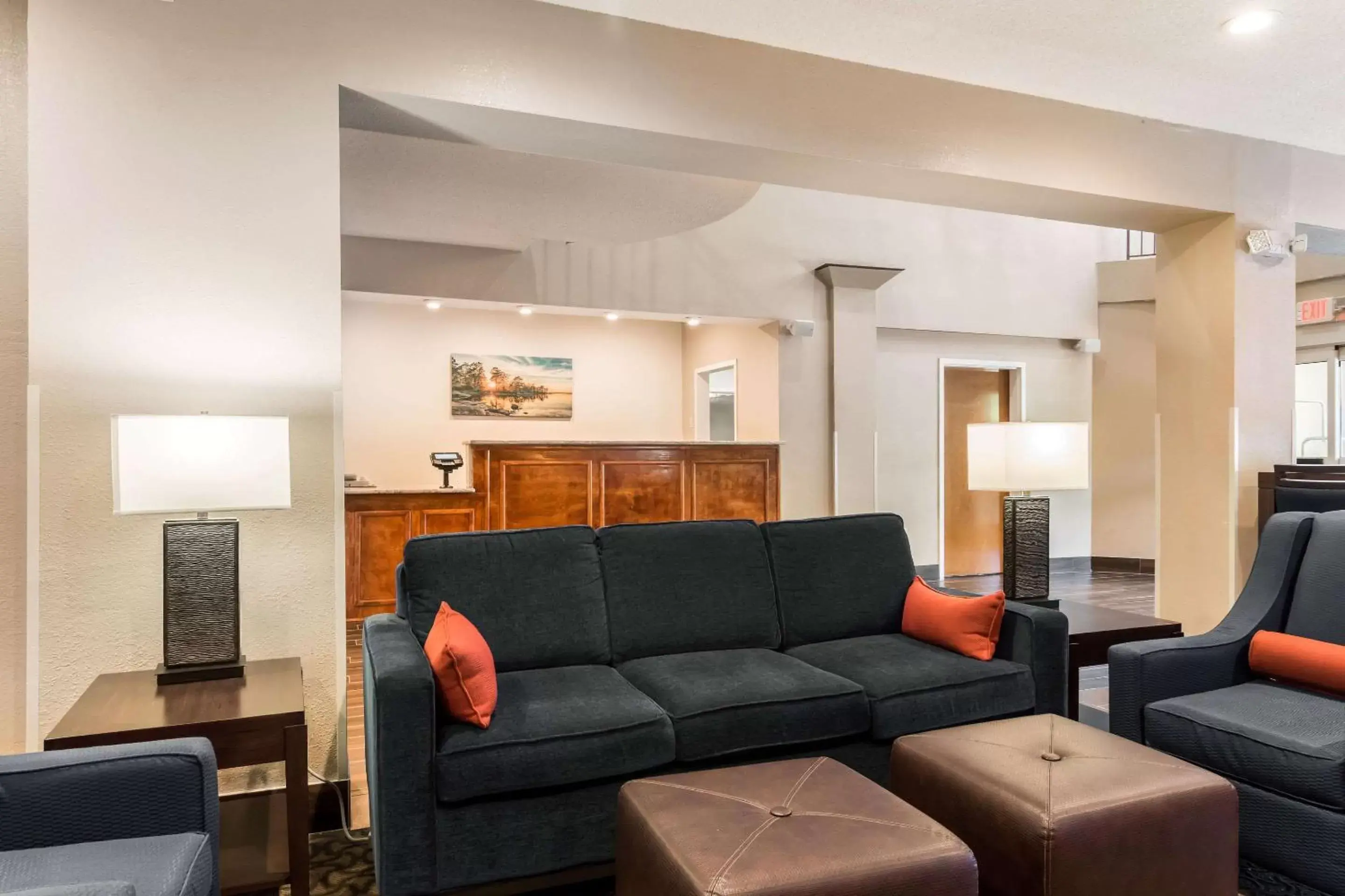 Lobby or reception in Comfort Suites Eufaula North Lobby or reception in Comfort Suites Eufaula North