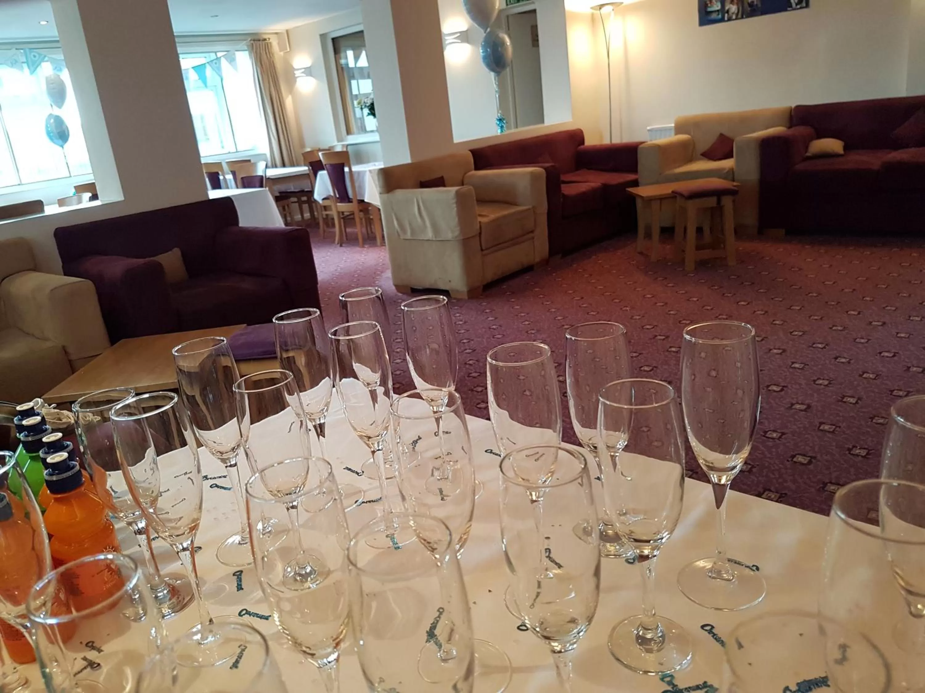 Living room in Tri-Star Hotel