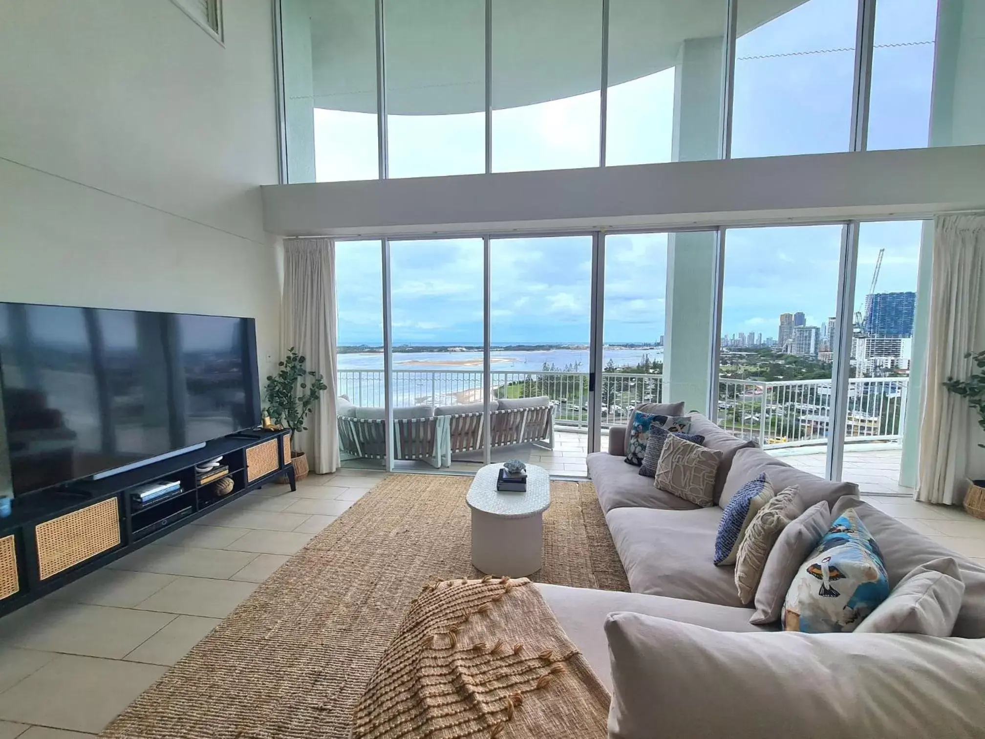 TV and multimedia, Seating Area in Crystal Bay On The Broadwater
