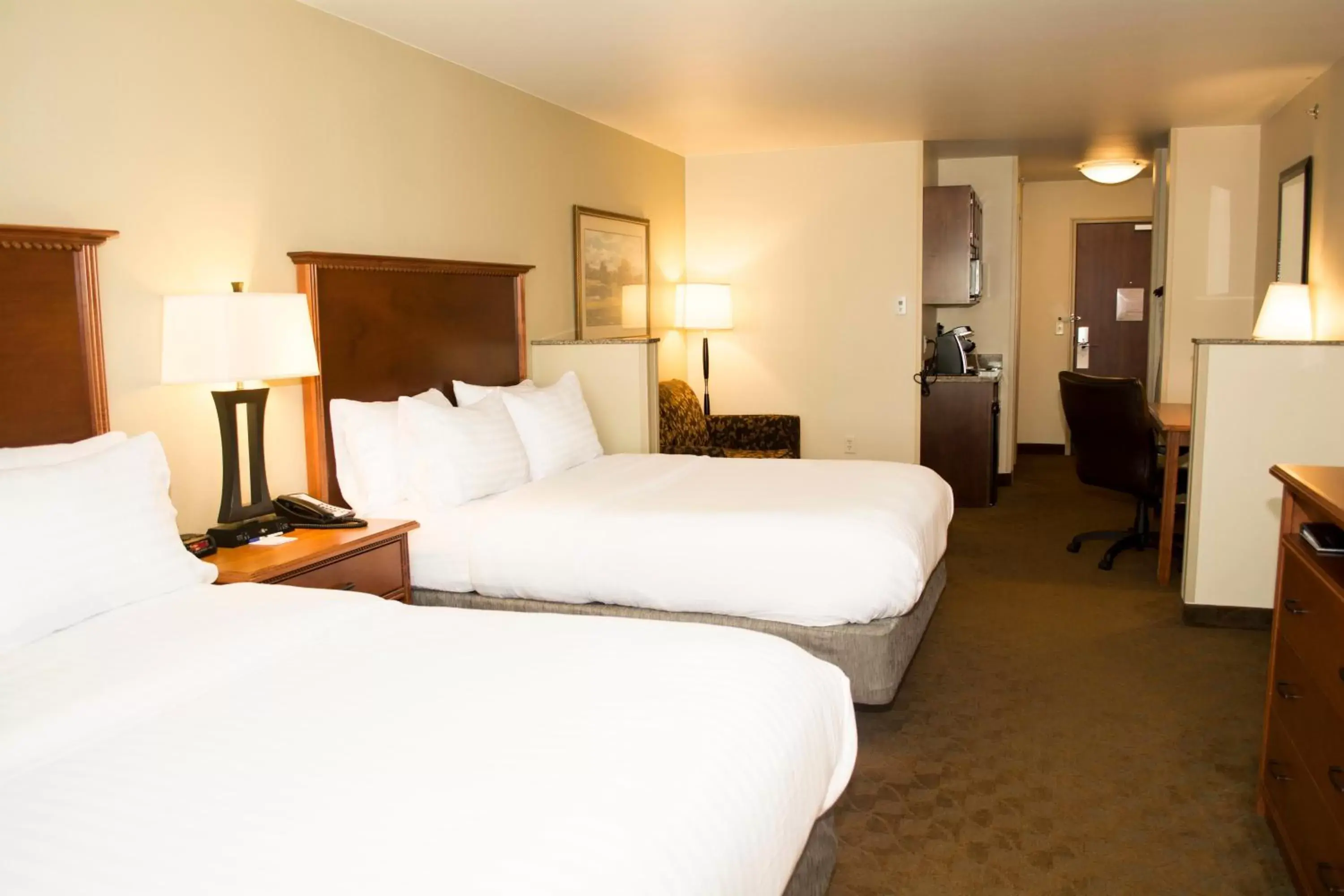 Photo of the whole room, Bed in Holiday Inn Express & Suites - Mason City, an IHG Hotel