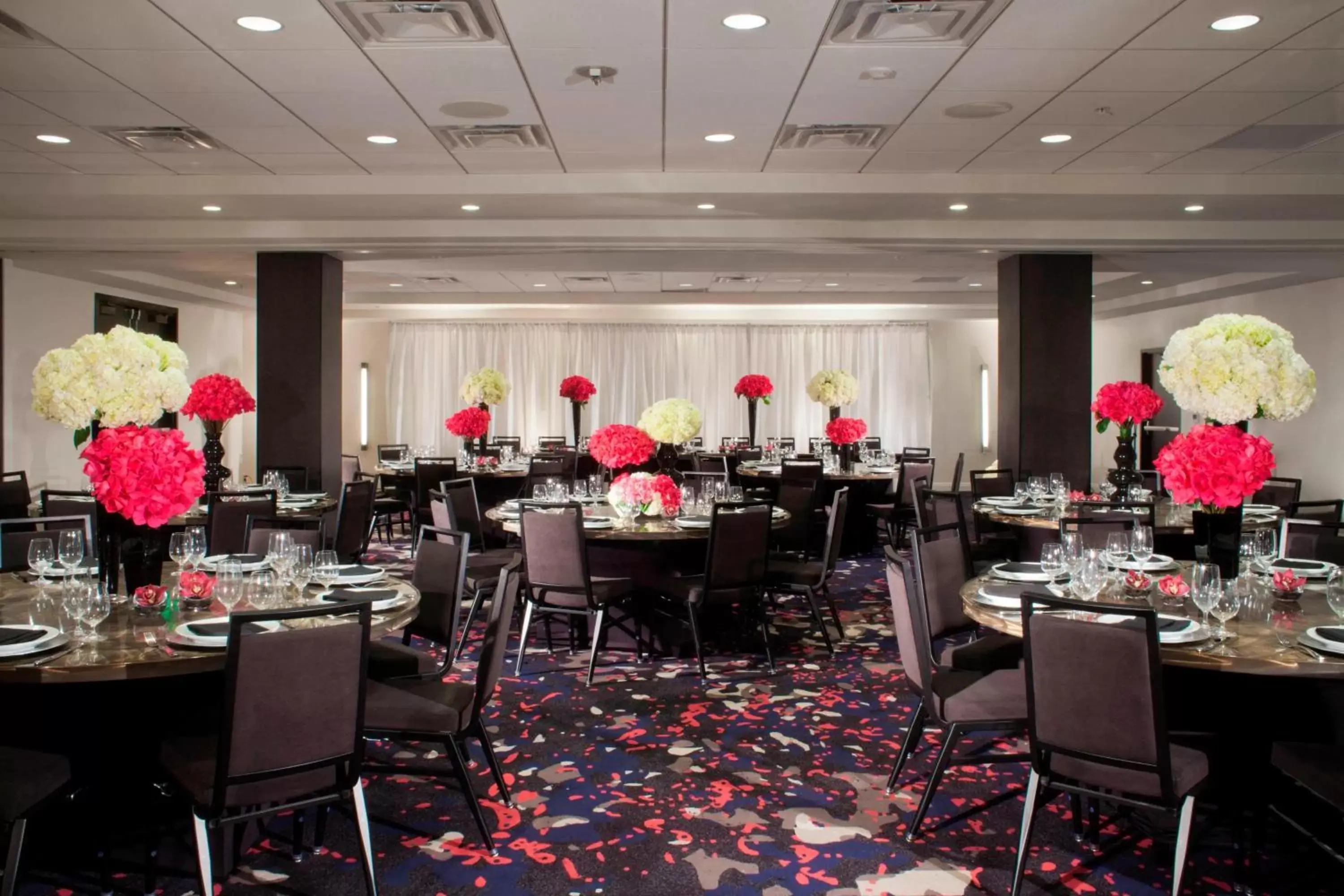 Meeting/conference room, Restaurant/Places to Eat in Beverly Hills Marriott