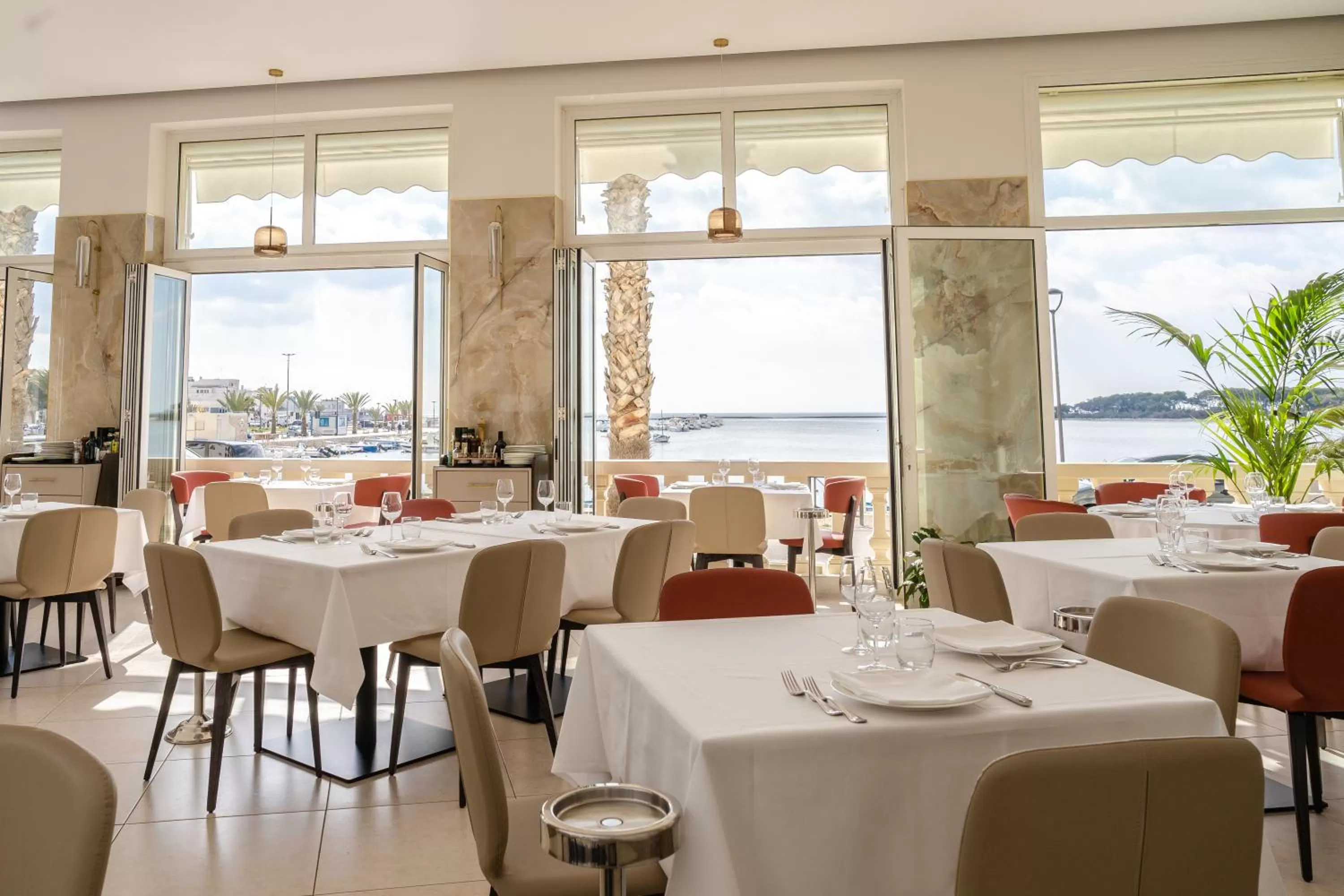 Restaurant/places to eat in Hotel Falli