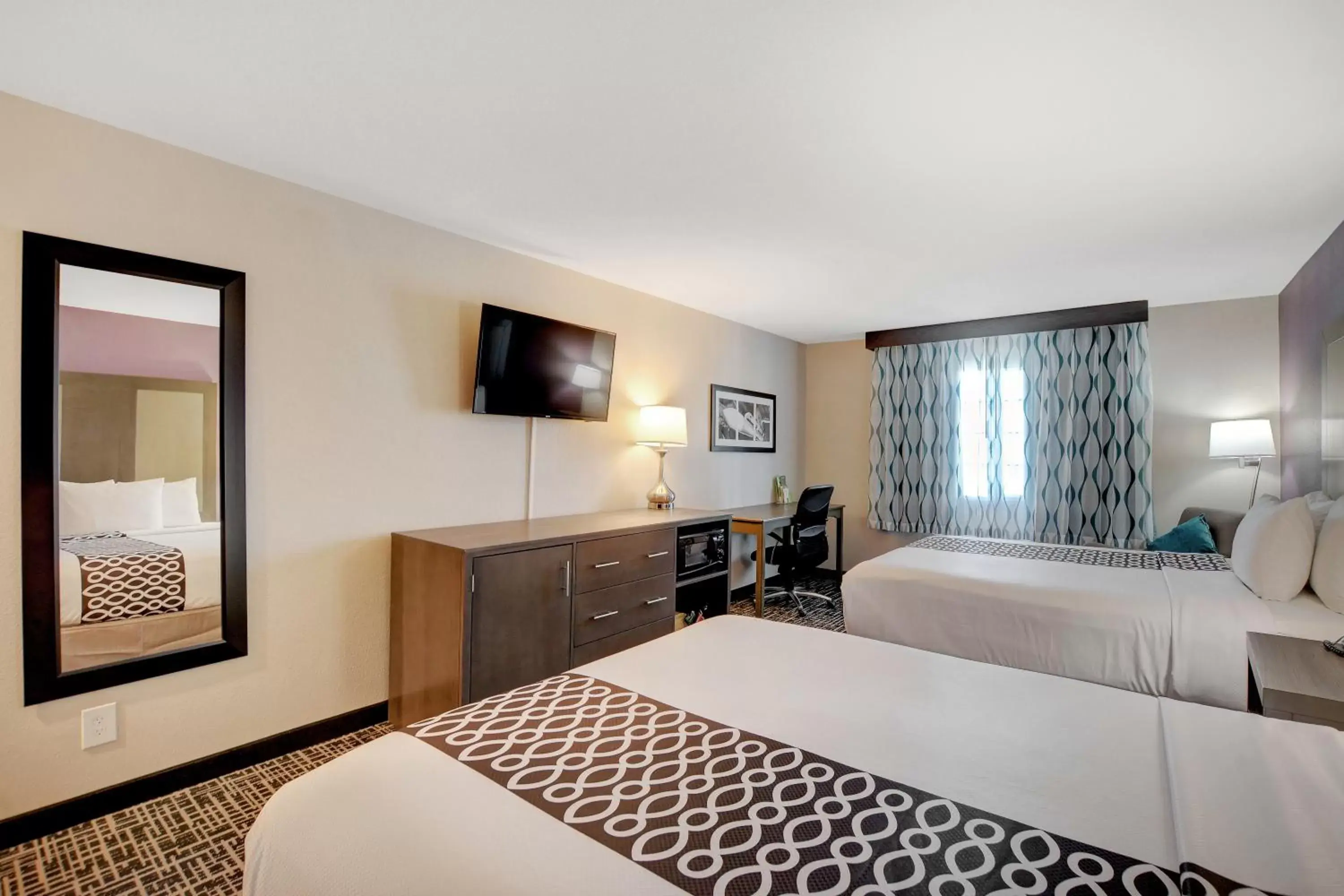Bedroom in La Quinta Inn & Suites by Wyndham Las Vegas Nellis