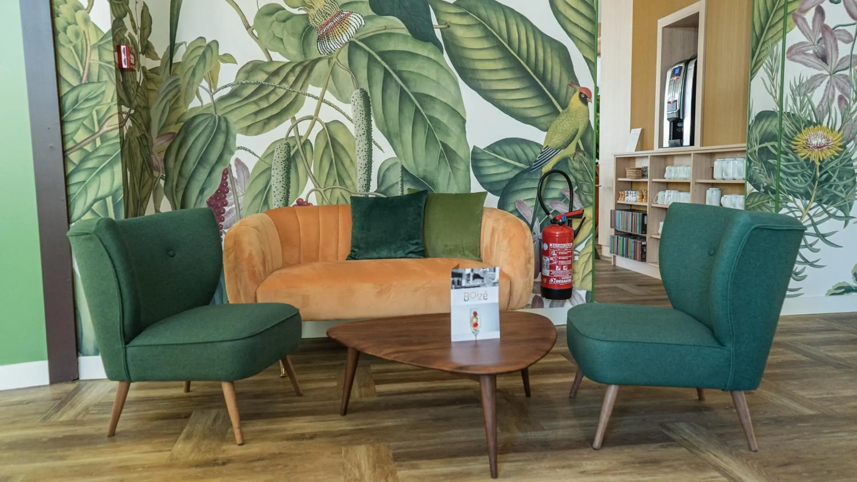 Seating Area in Mercure Niort Marais Poitevin