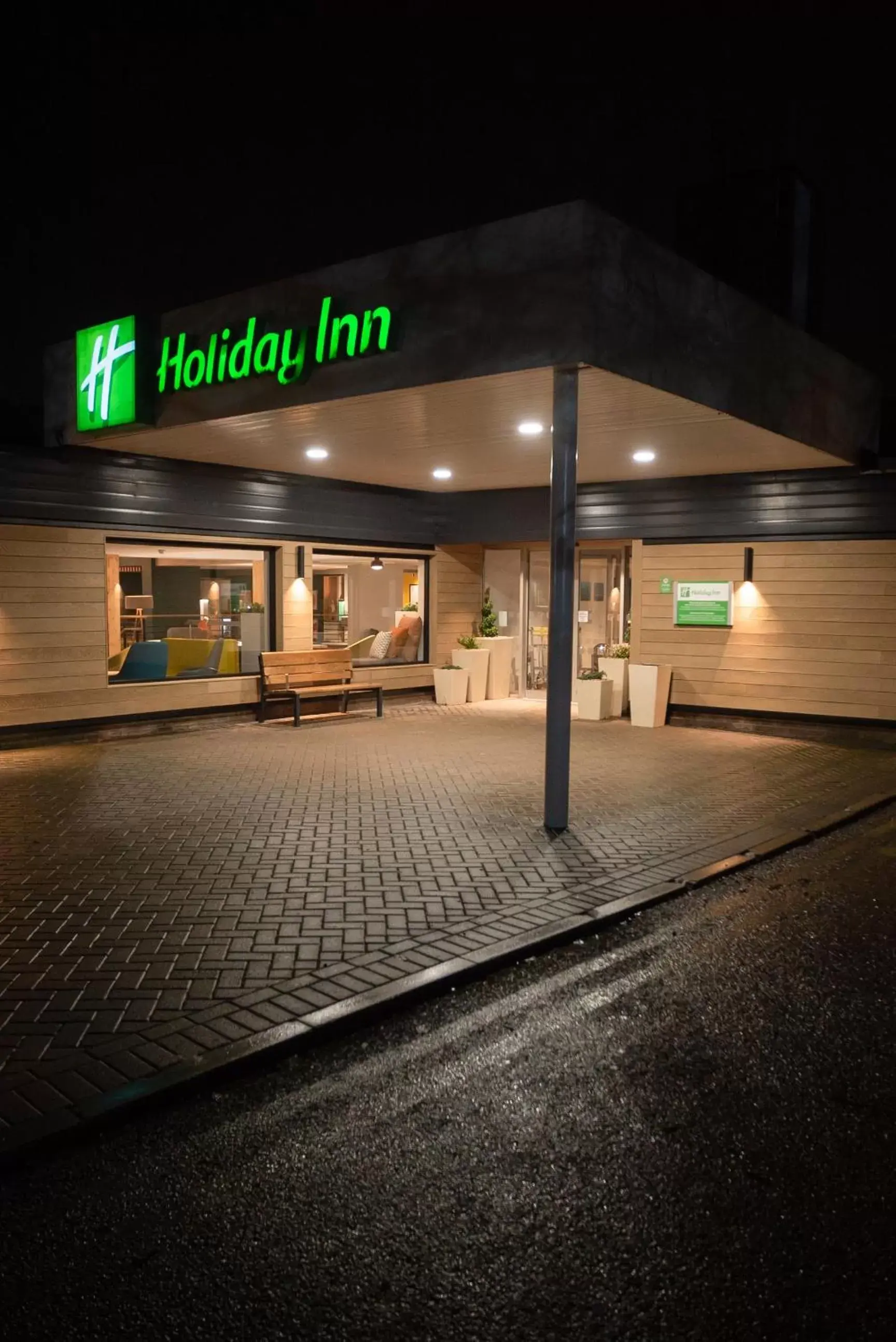 Facade/entrance in Holiday Inn Newport, an IHG Hotel