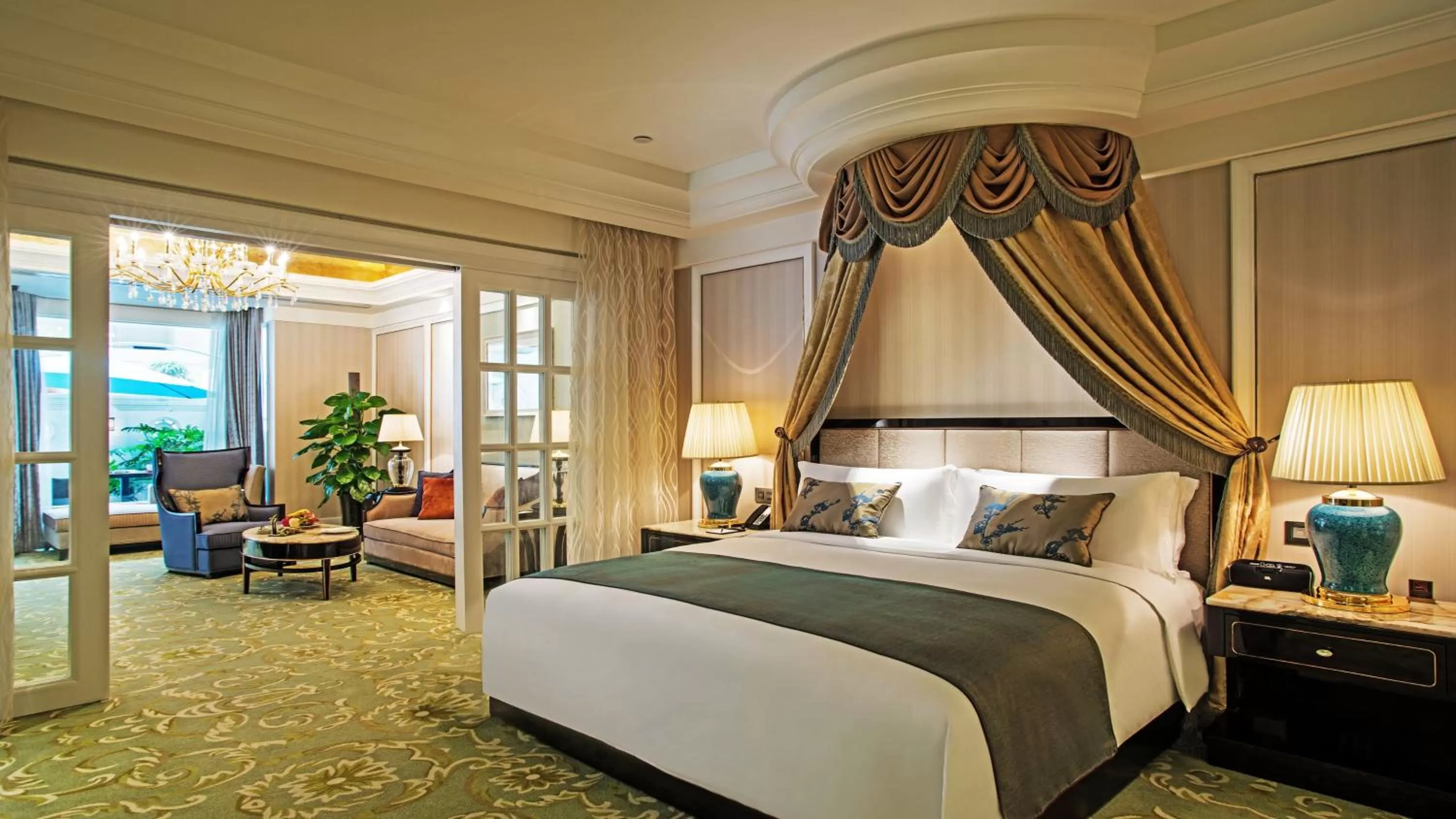 Photo of the whole room, Bed in InterContinental Chengdu Global Center by IHG
