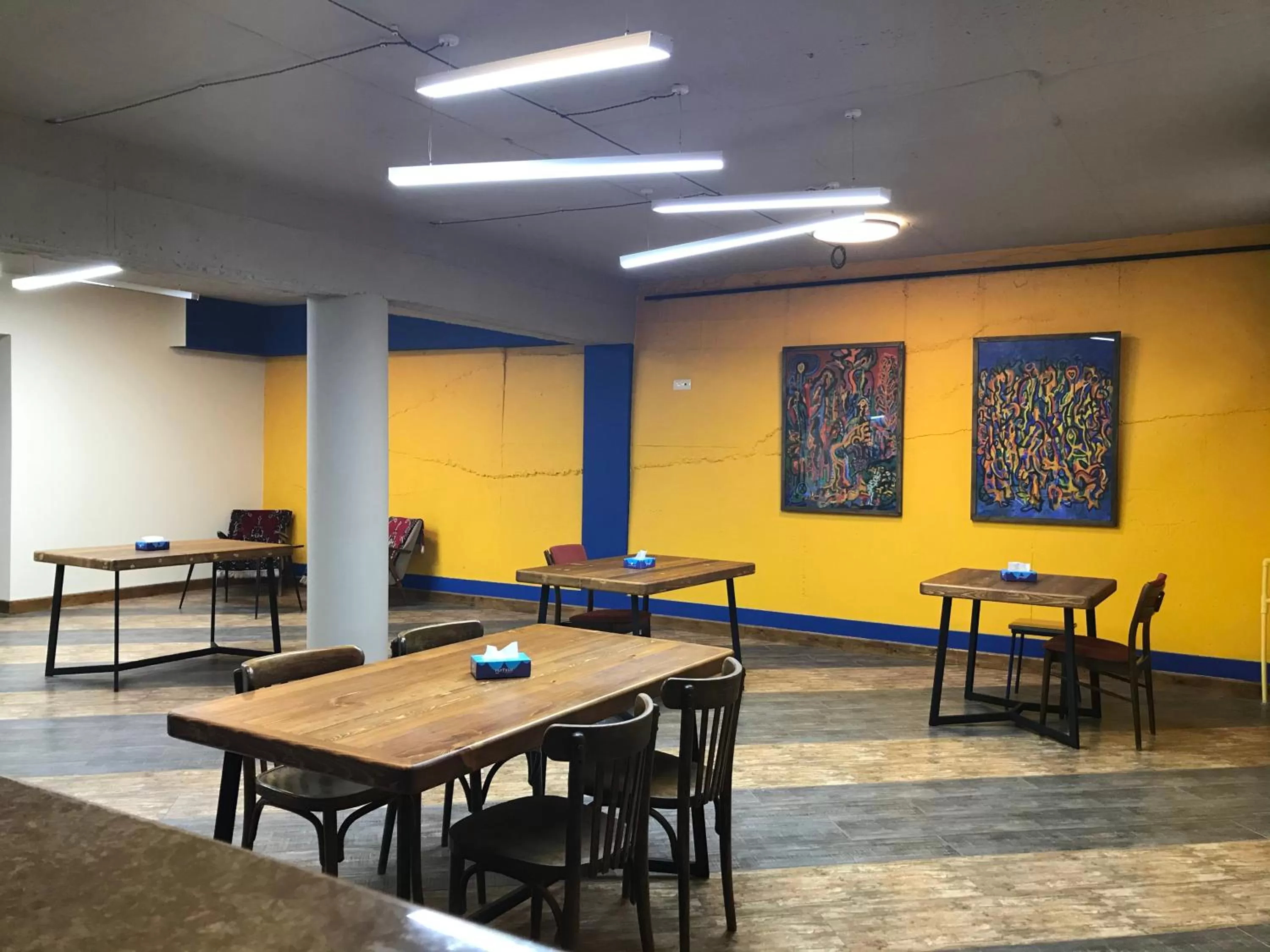 Communal lounge/ TV room in Guest House in Gyumri