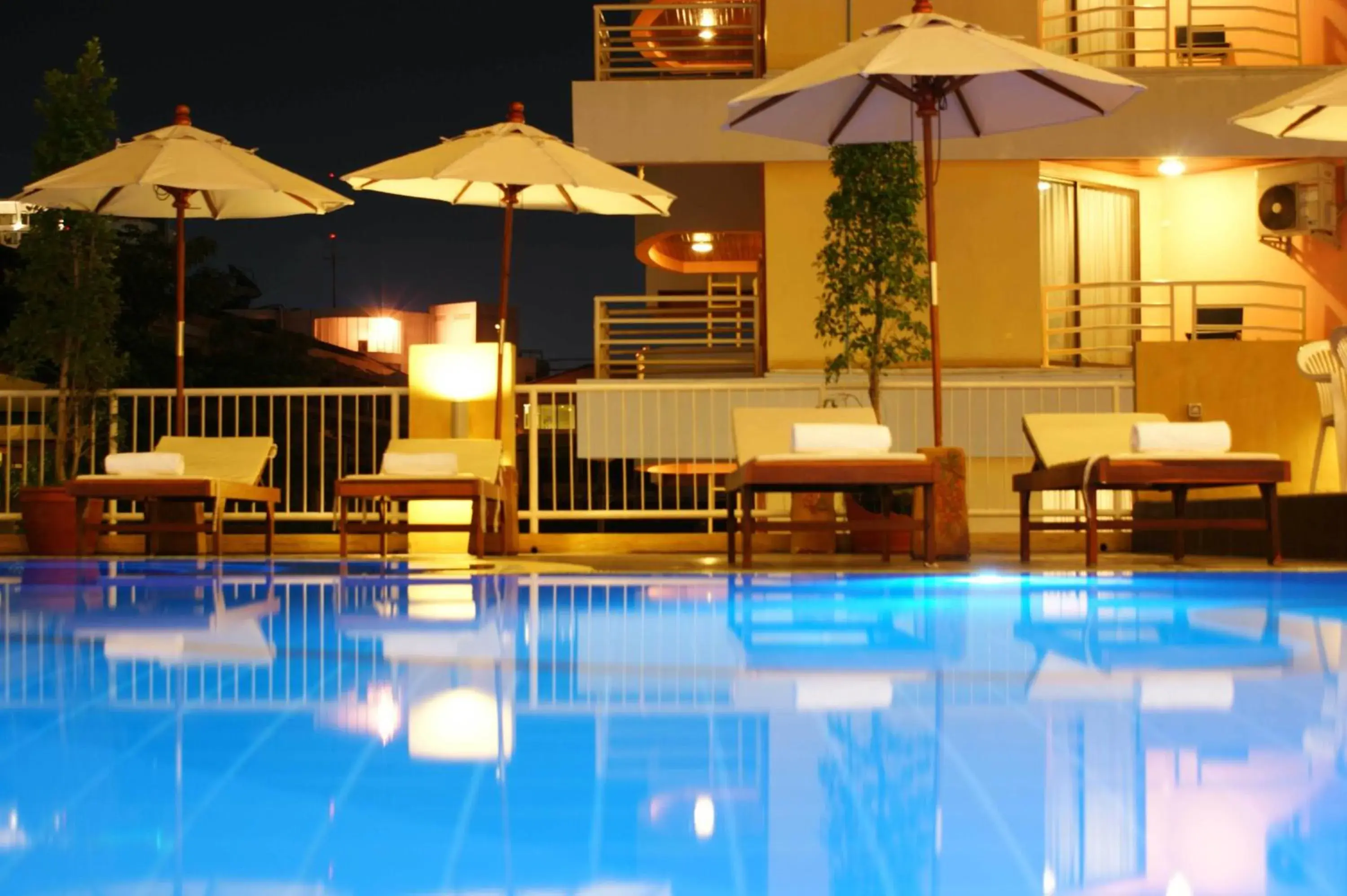 Swimming pool in Best Bella Pattaya Swimming pool in Best Bella Pattaya