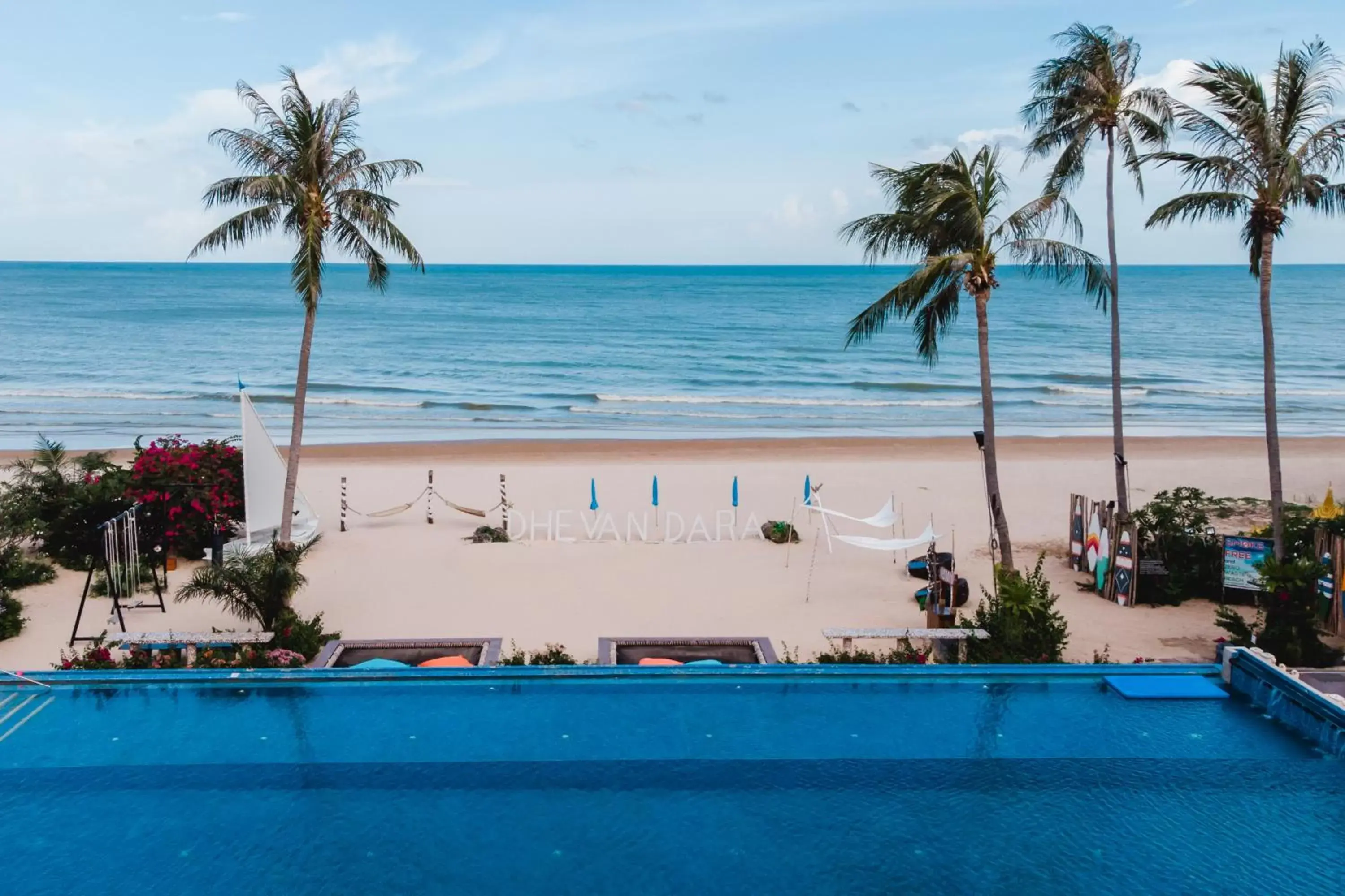 Beach, Swimming Pool in Dhevan Dara Beach Villa Kuiburi