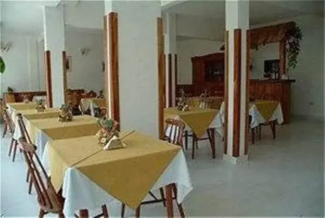 Lounge or bar, Restaurant/Places to Eat in Hotel Palmas del Sol