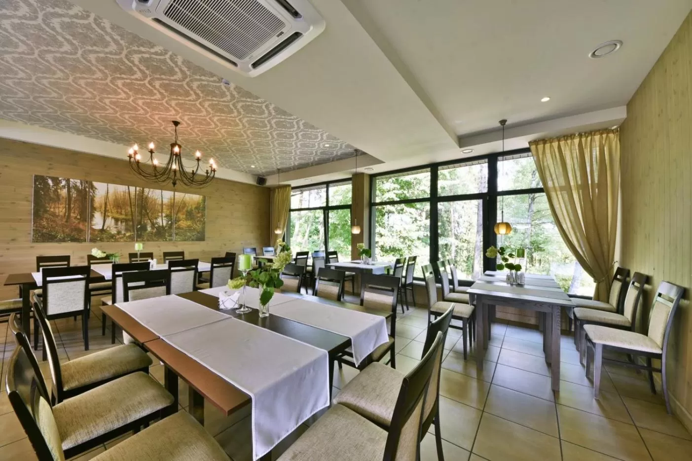 Restaurant/Places to Eat in "Seklytele" apartments