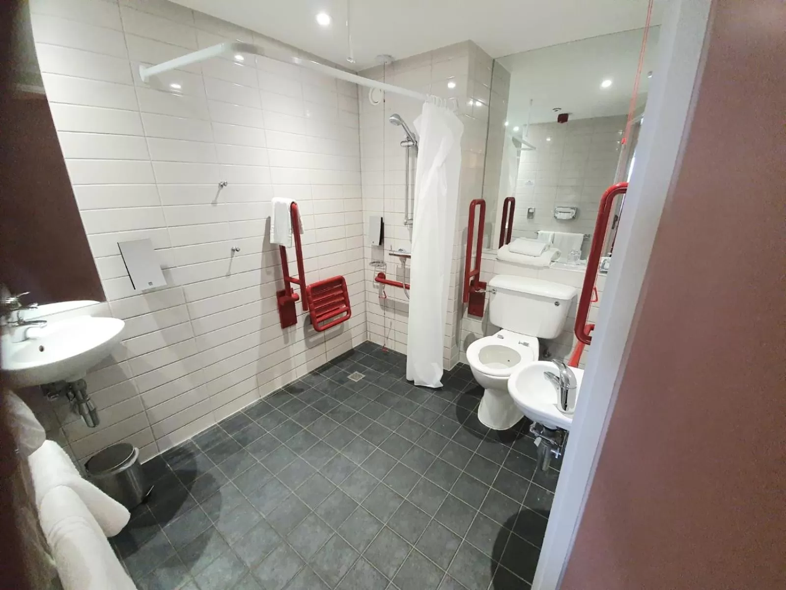 Double Room - Disability Access in Days Inn Wetherby