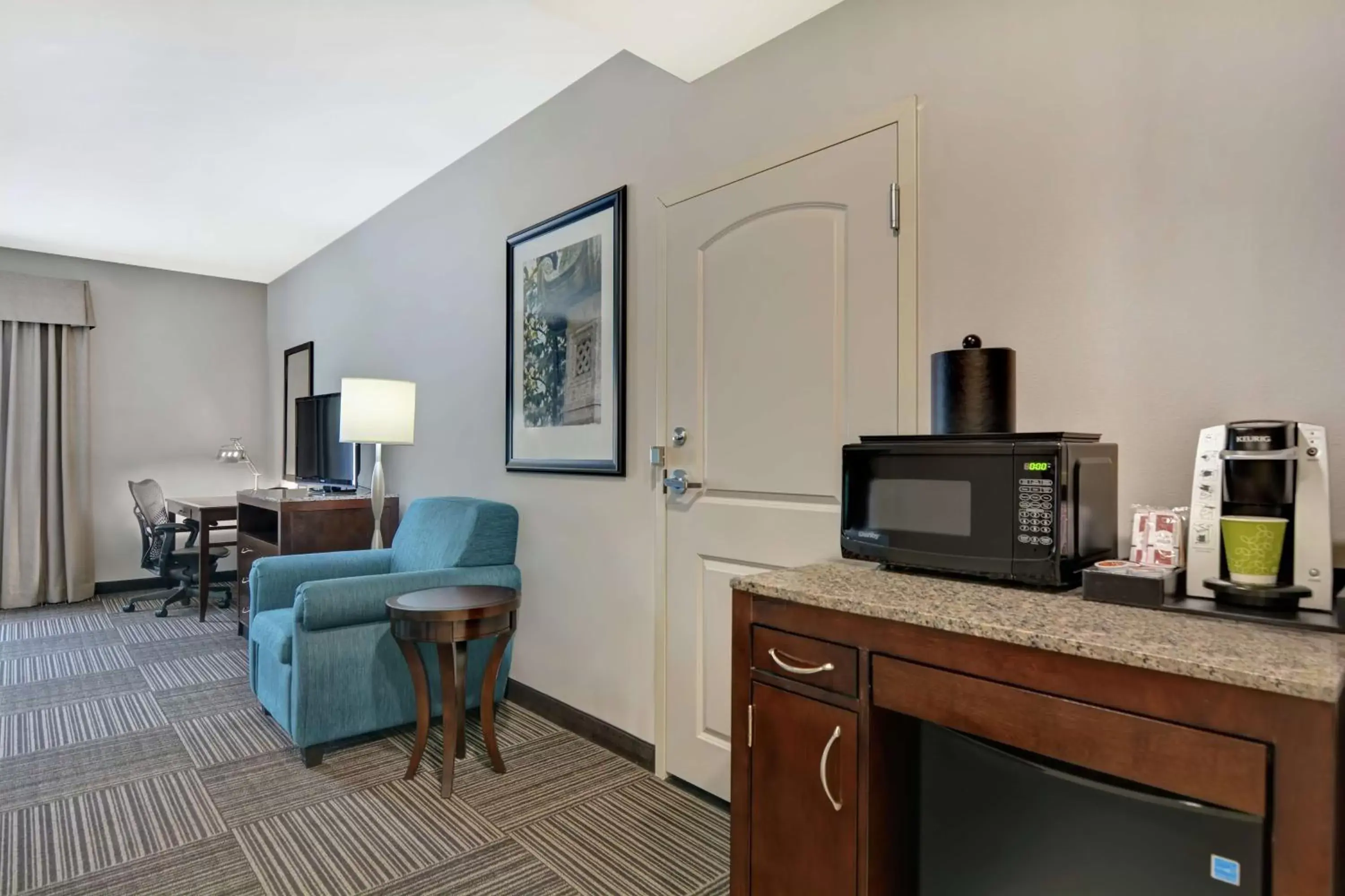 Bedroom, TV/Entertainment Center in Hilton Garden Inn and Fayetteville Convention Center