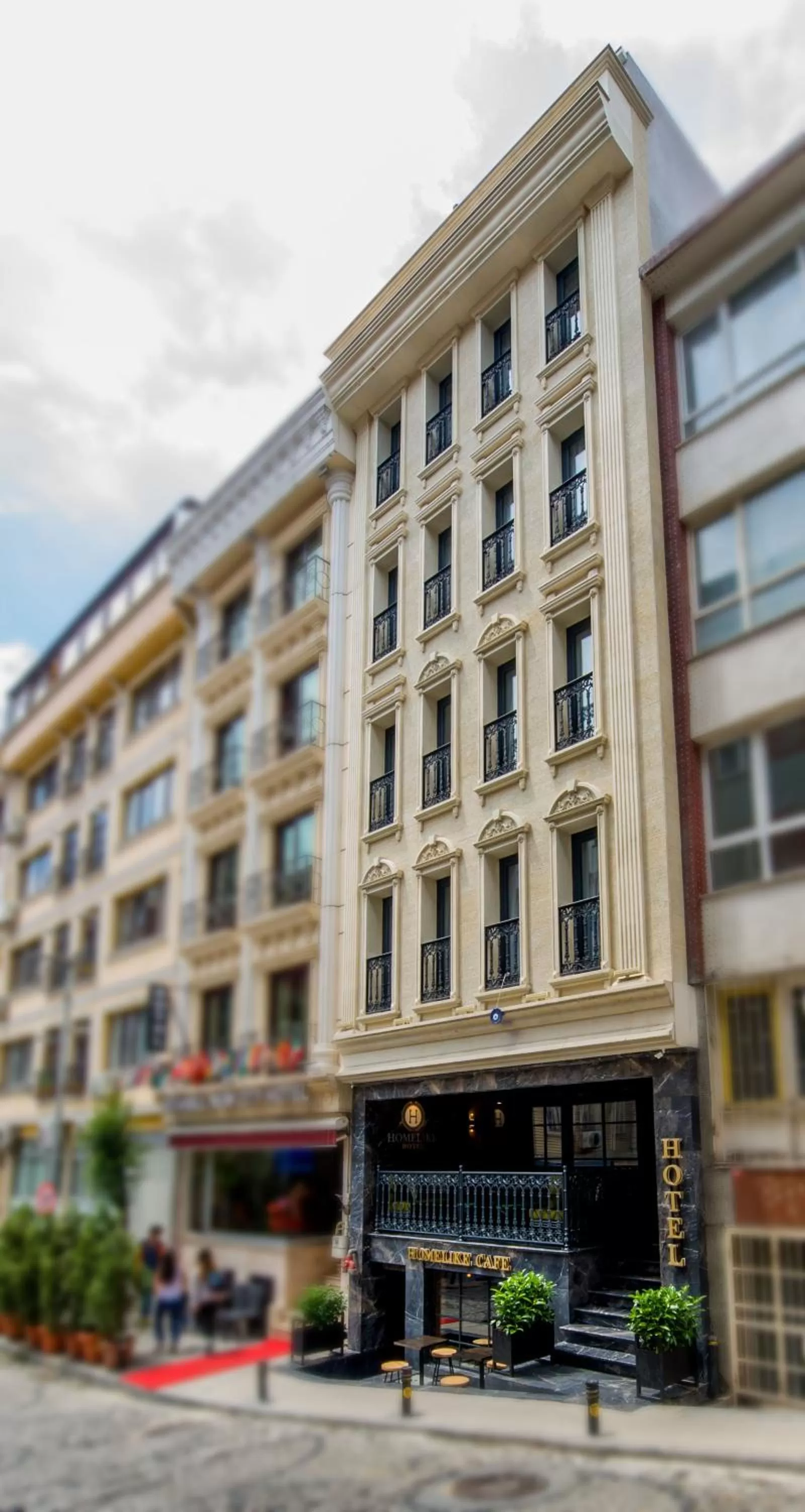 Property building in Homelike Hotel