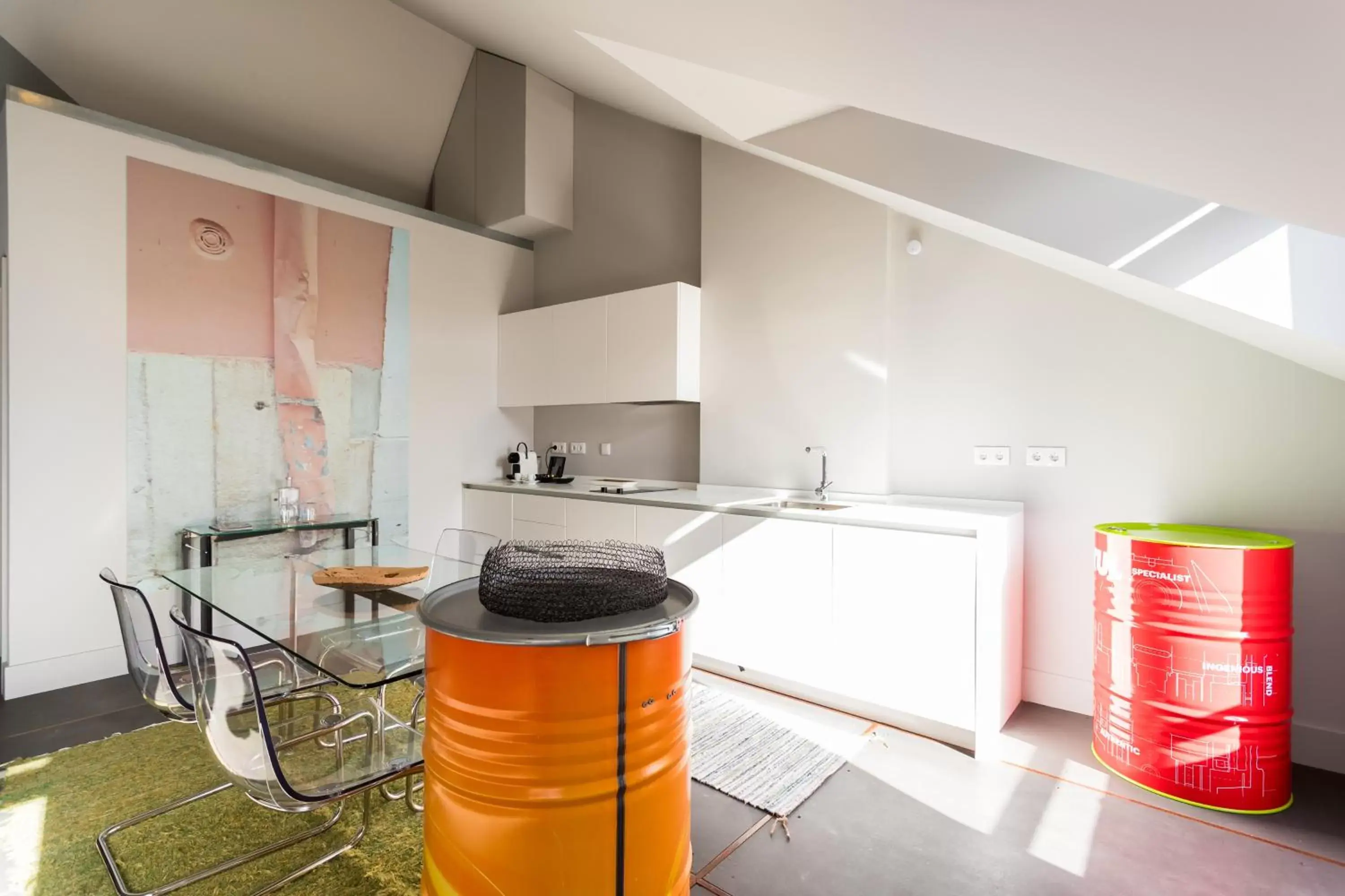 Dining area, Kitchen/Kitchenette in Chiado Arty Flats