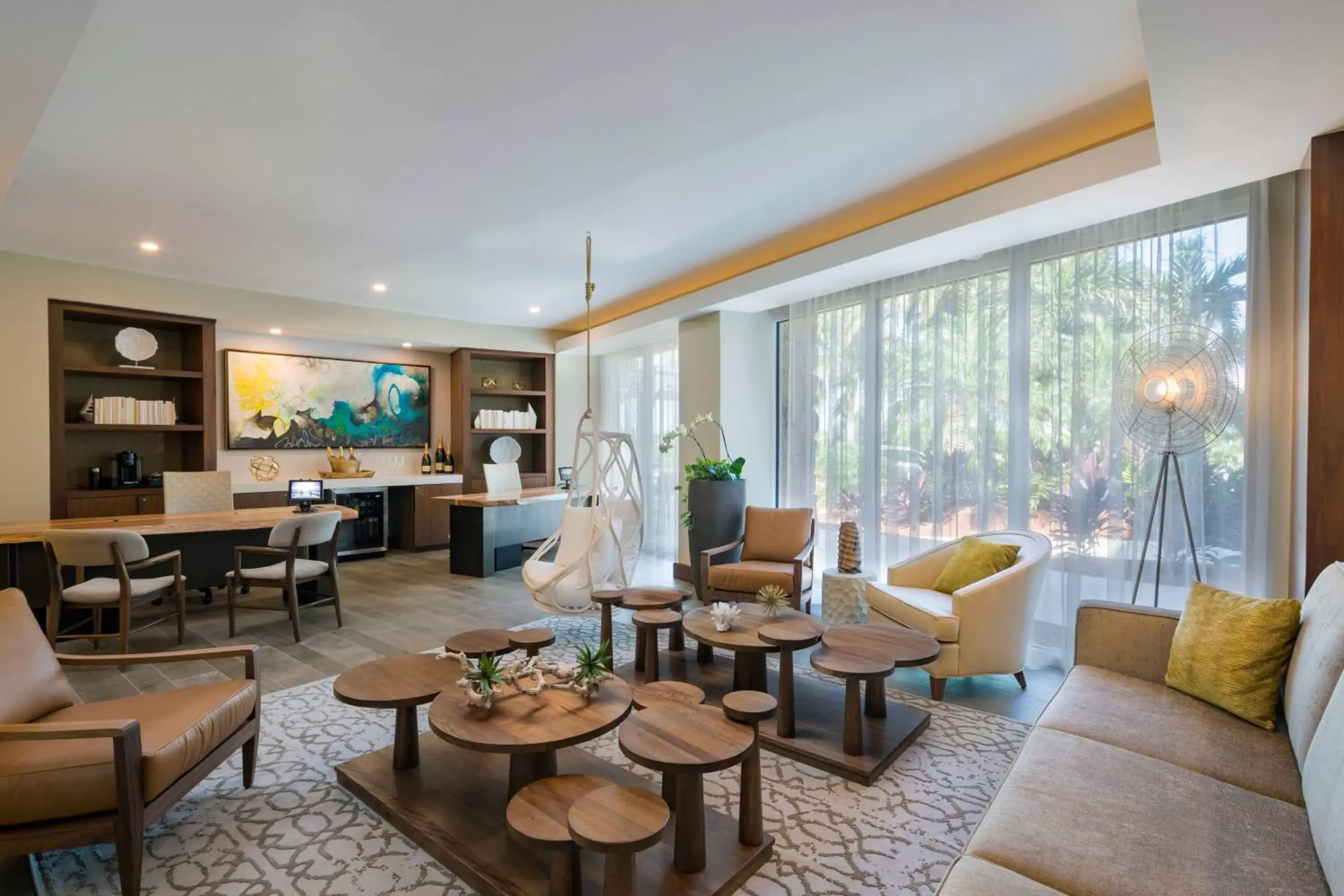 Lounge or bar, Seating Area in JW Marriott Marco Island Beach Resort