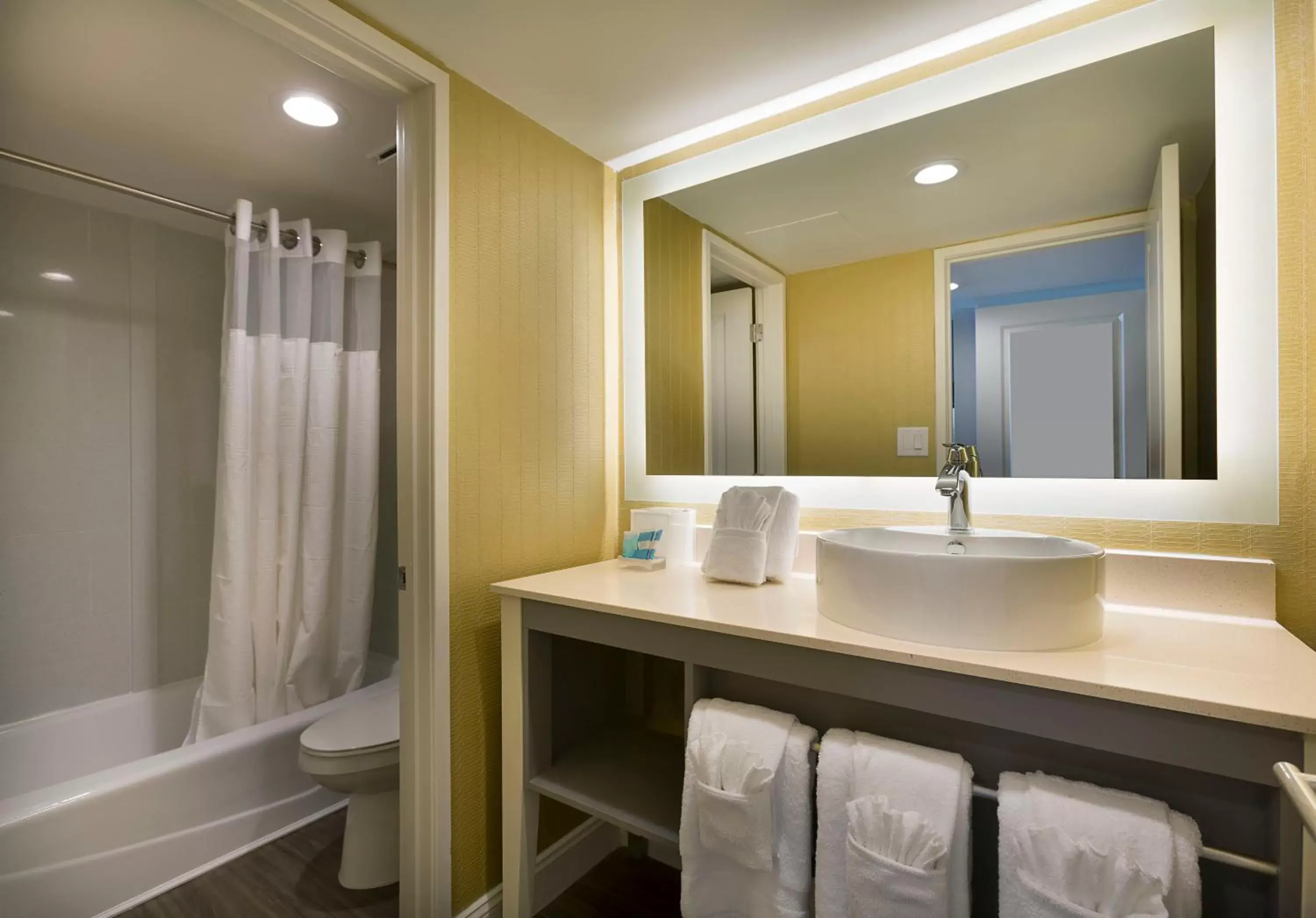 Toilet, Bathroom in Breakers Resort Hotel