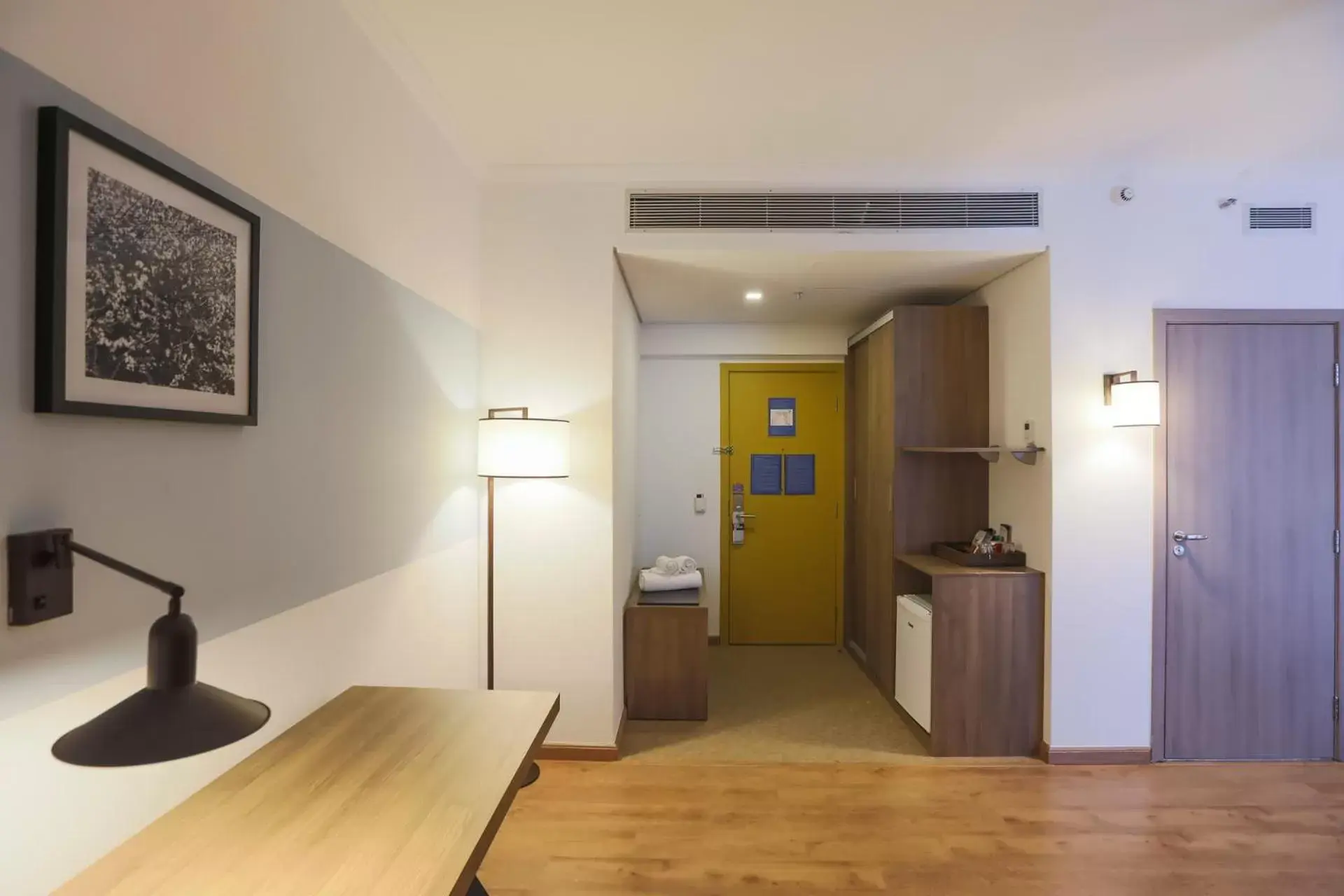 Bedroom, Kitchen/Kitchenette in TRYP By Wyndham Ribeirão Preto